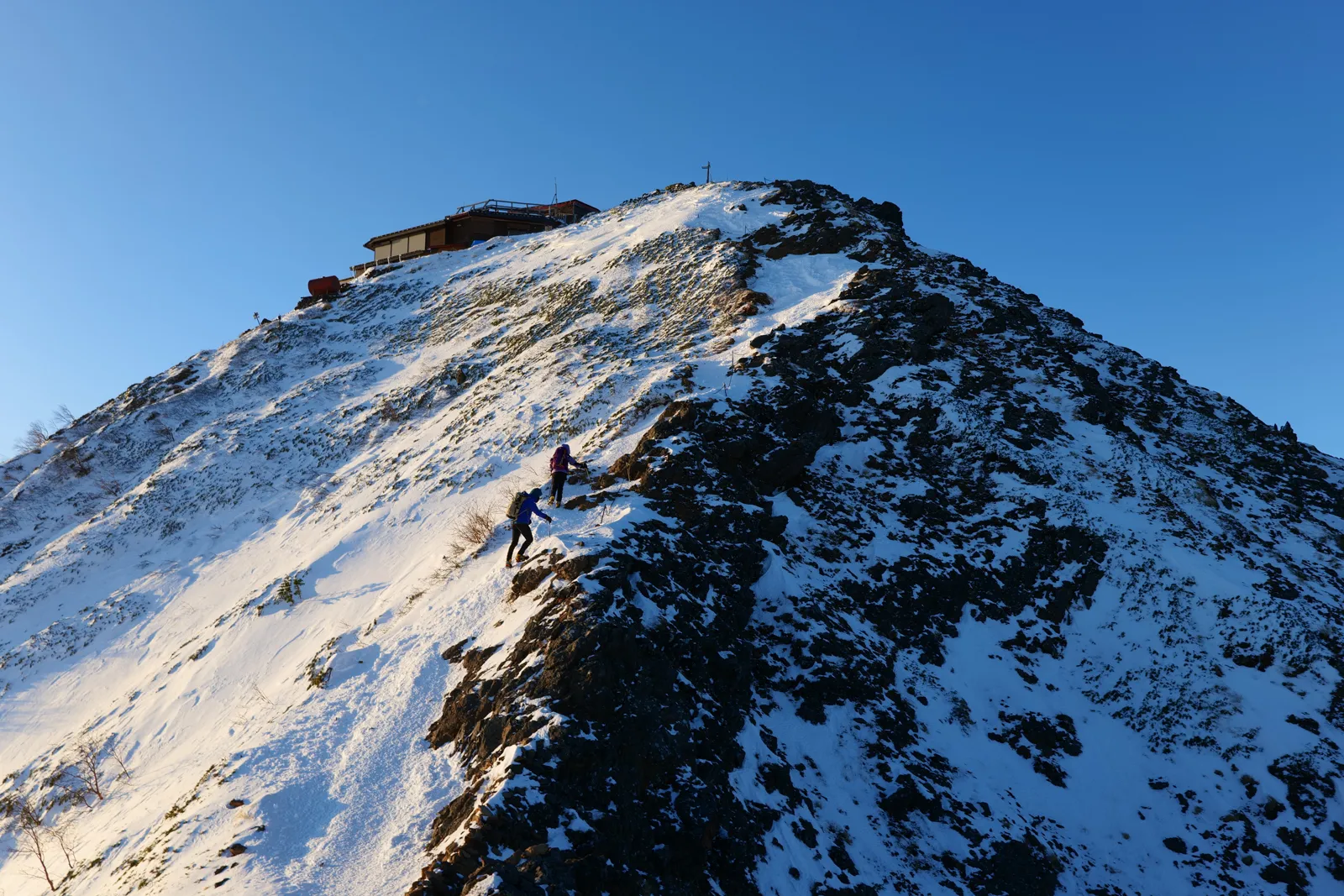 厳冬期の赤岳へ！赤岳天望荘に泊まって朝焼け登山！！