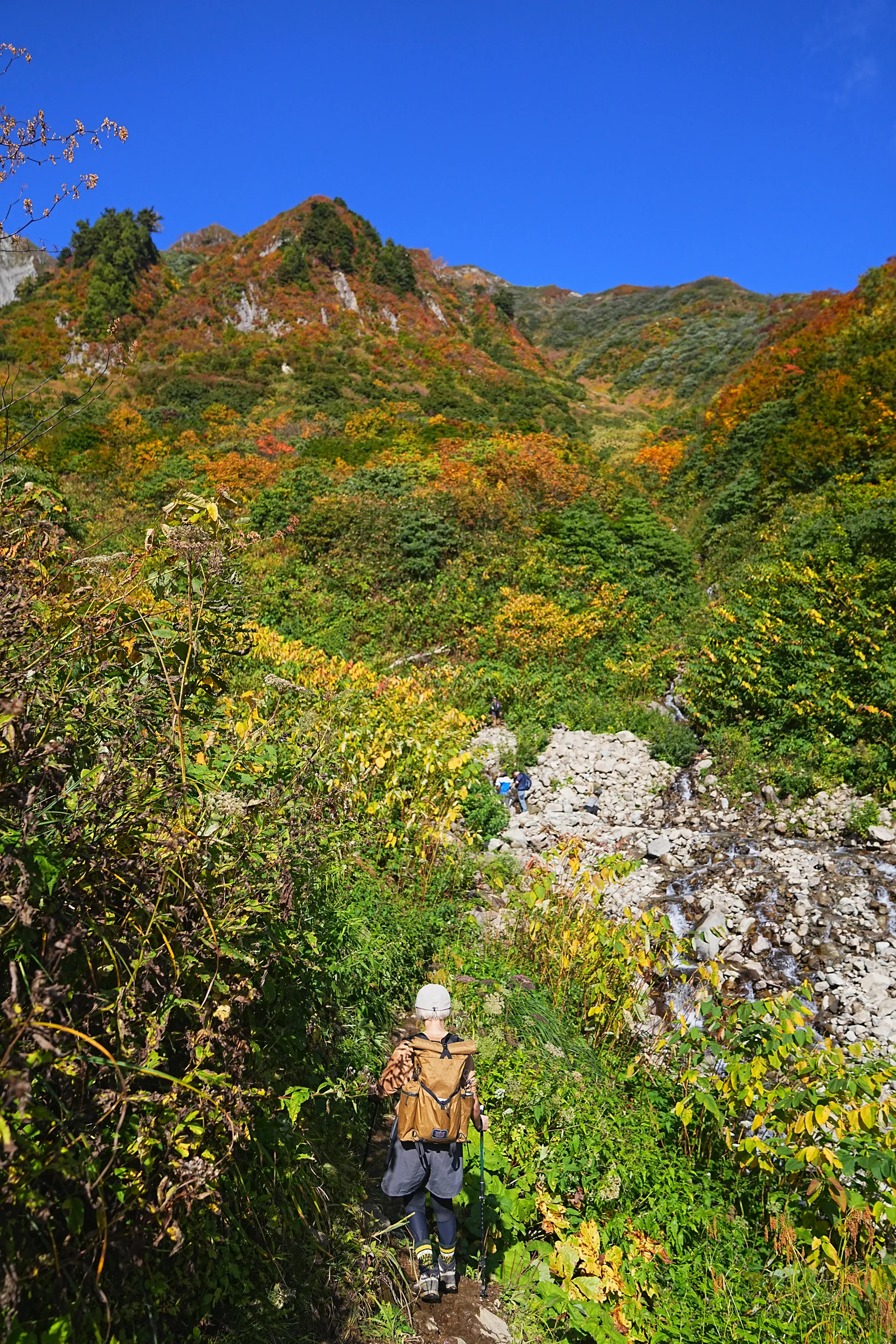 紅葉がピークの雨飾山登山&雨飾荘にお泊まりレポート。