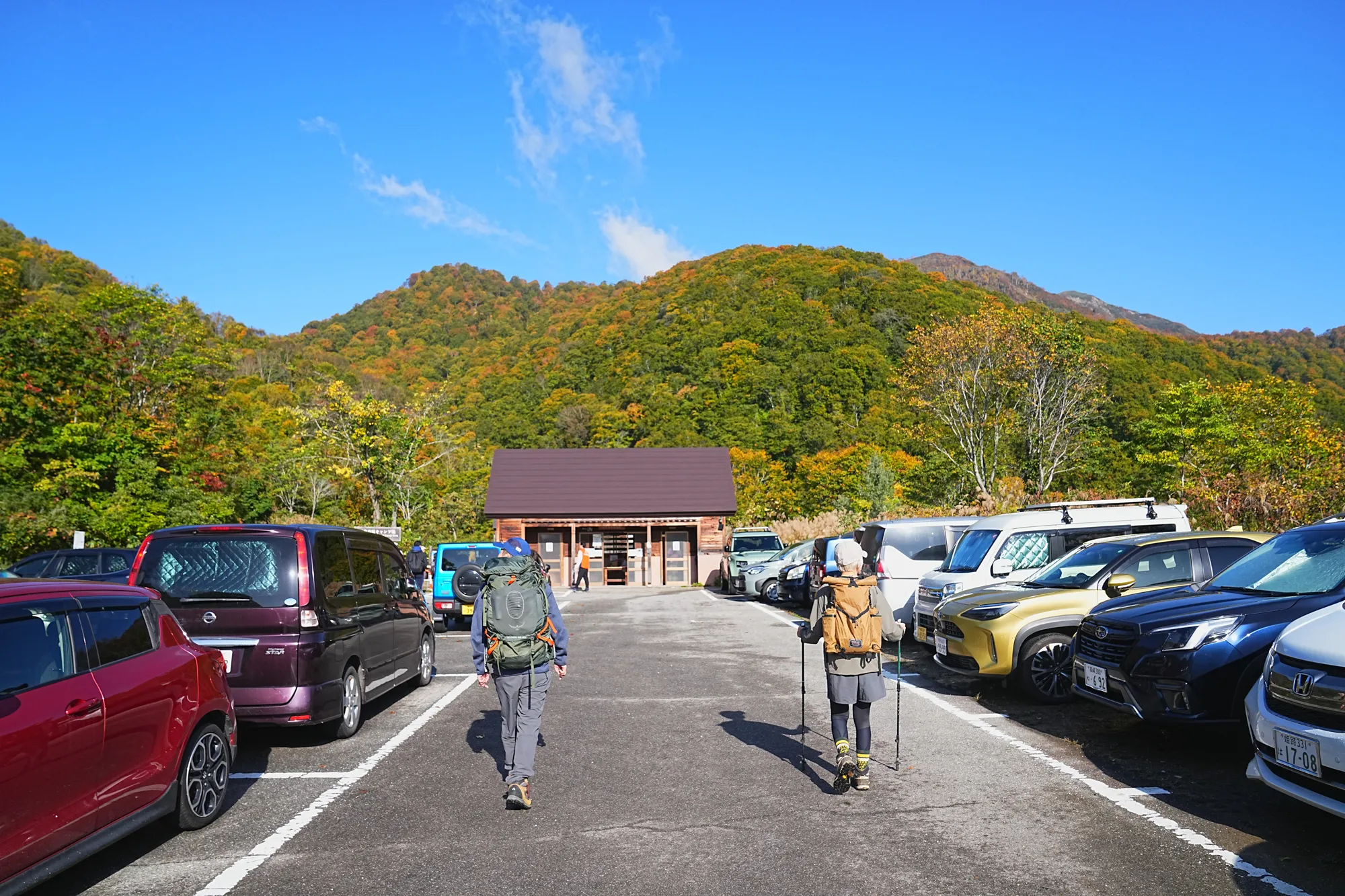 紅葉がピークの雨飾山登山&雨飾荘にお泊まりレポート。