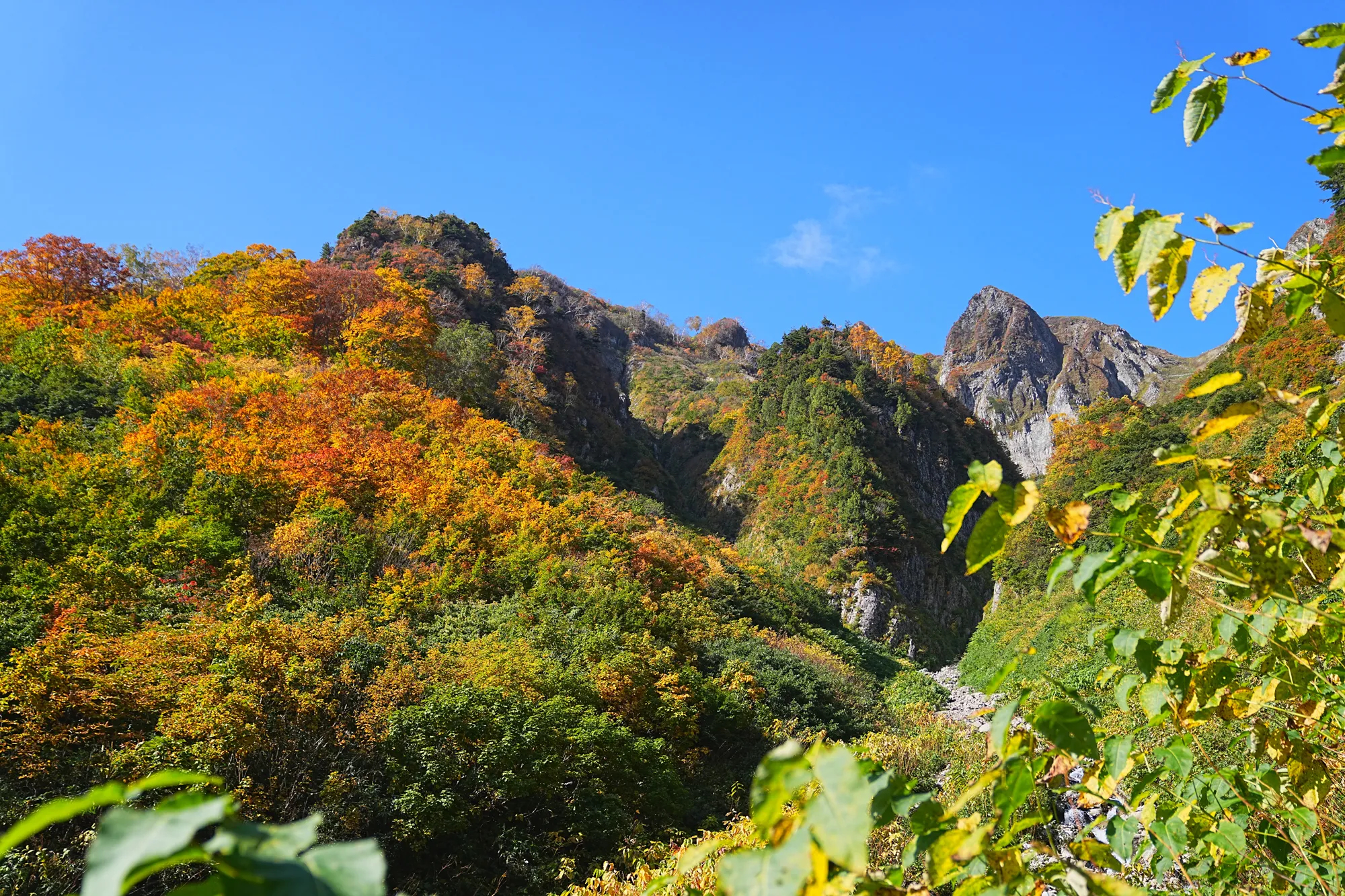 紅葉がピークの雨飾山登山&雨飾荘にお泊まりレポート。
