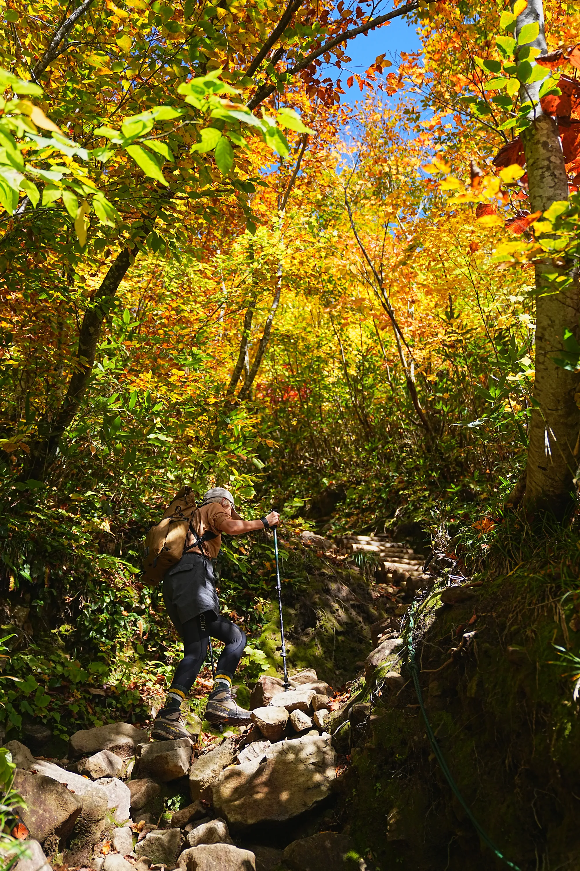 紅葉がピークの雨飾山登山&雨飾荘にお泊まりレポート。
