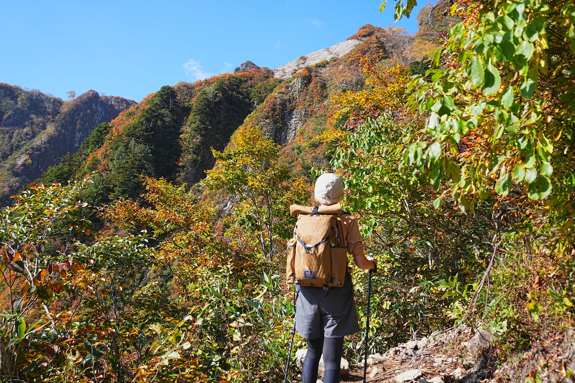 紅葉がピークの雨飾山登山&雨飾荘にお泊まりレポート。