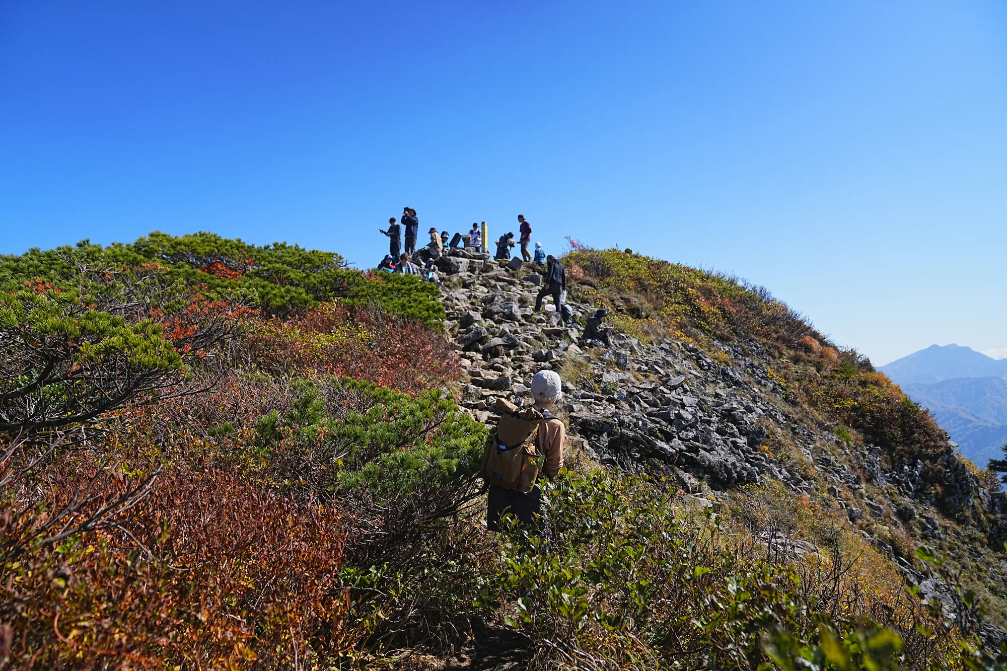 紅葉がピークの雨飾山登山&雨飾荘にお泊まりレポート。