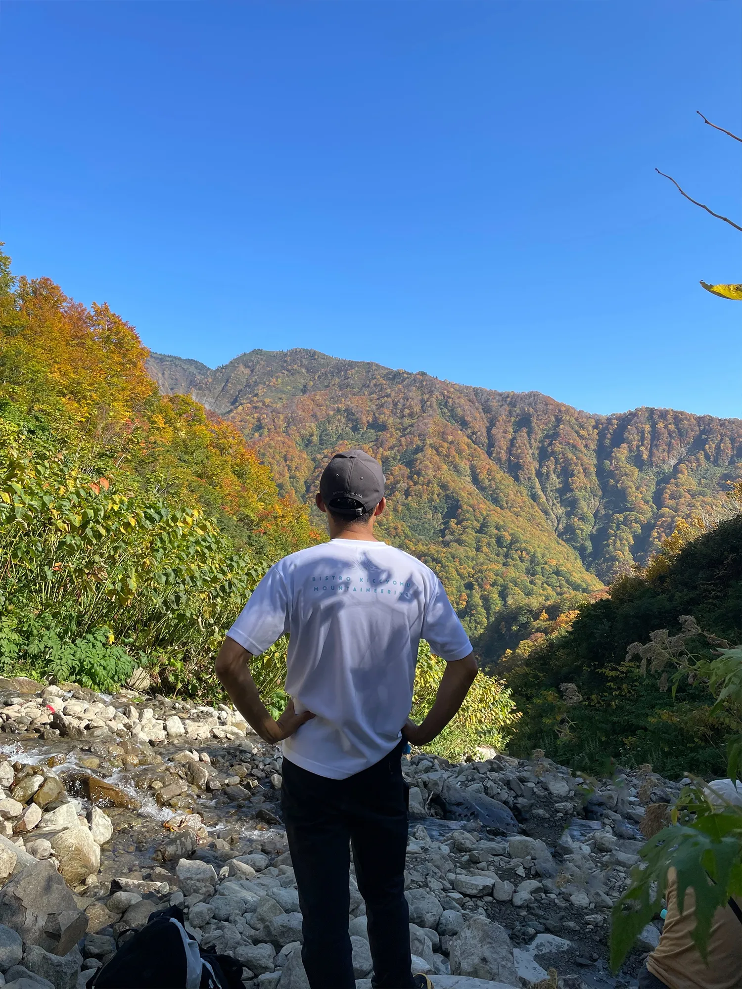 紅葉がピークの雨飾山登山&雨飾荘にお泊まりレポート。
