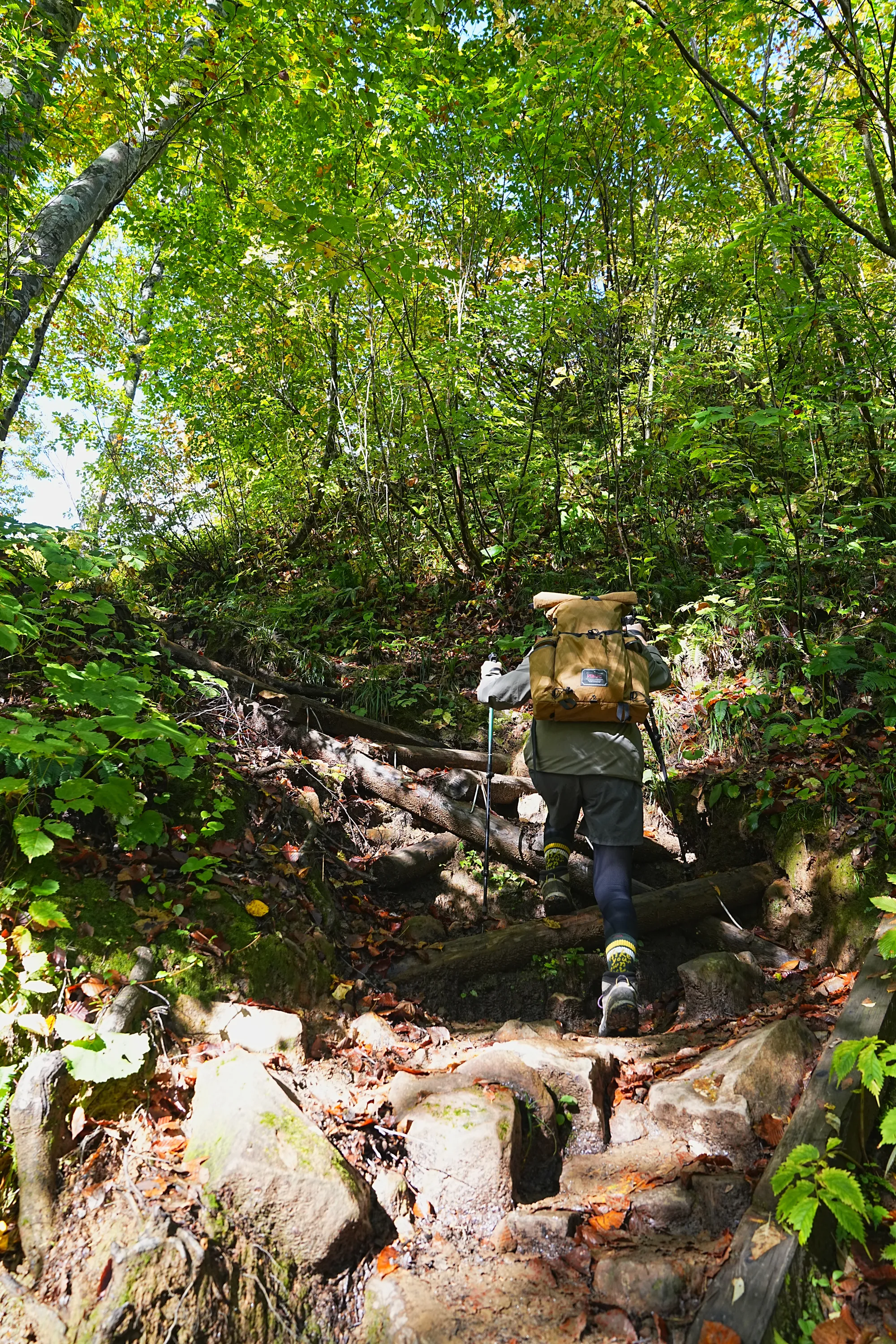 紅葉がピークの雨飾山登山&雨飾荘にお泊まりレポート。