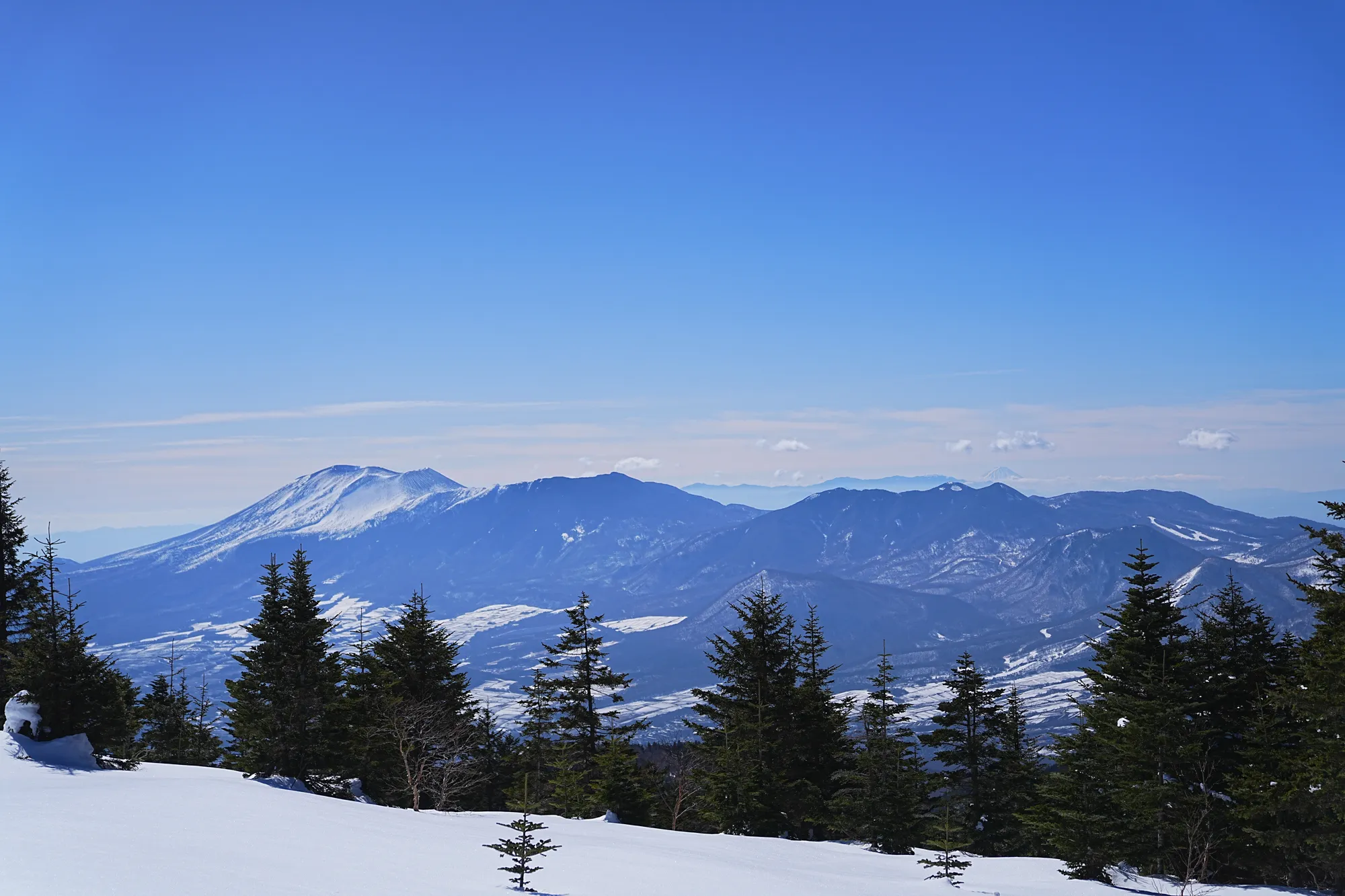 残雪の四阿山 早春登山