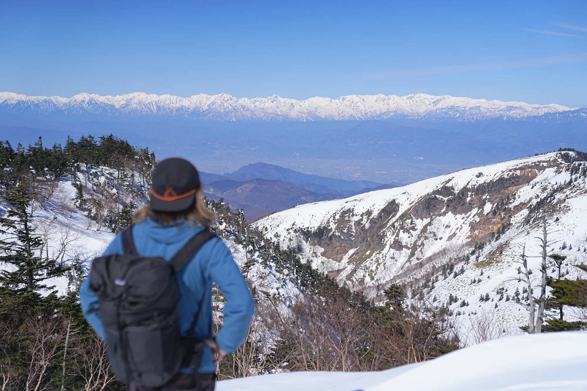 残雪の四阿山 早春登山