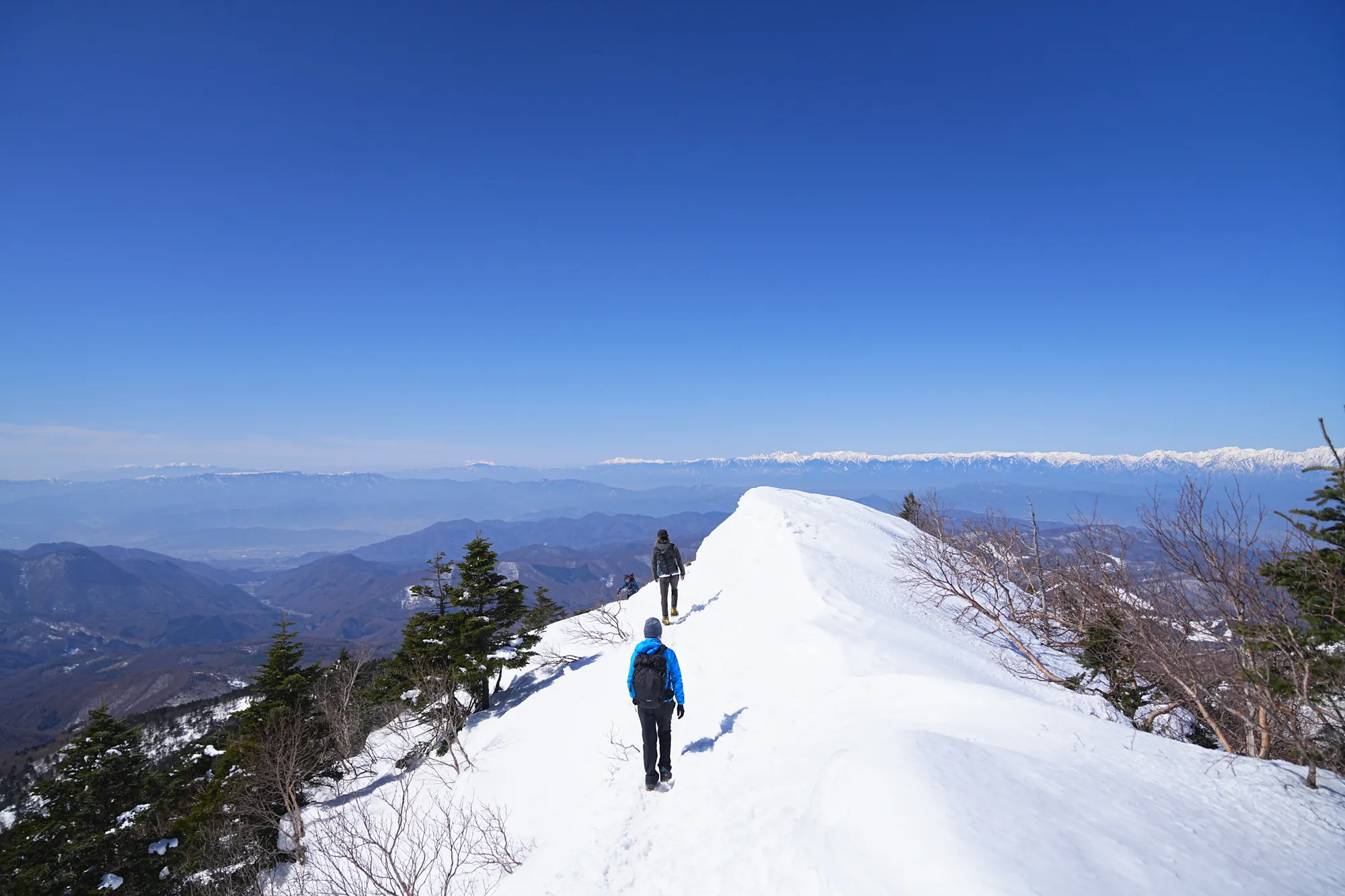 残雪の四阿山 早春登山