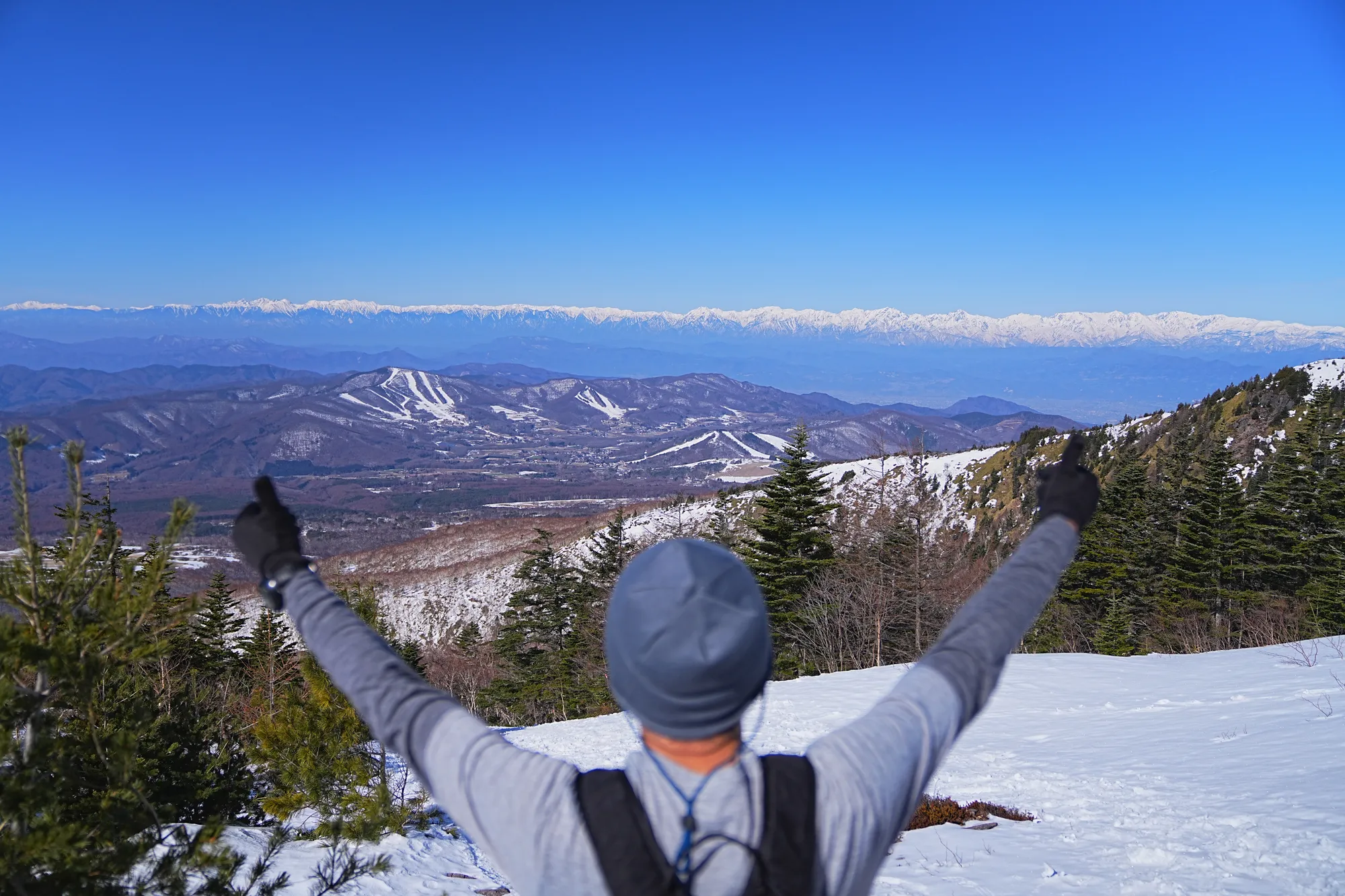 残雪の四阿山 早春登山
