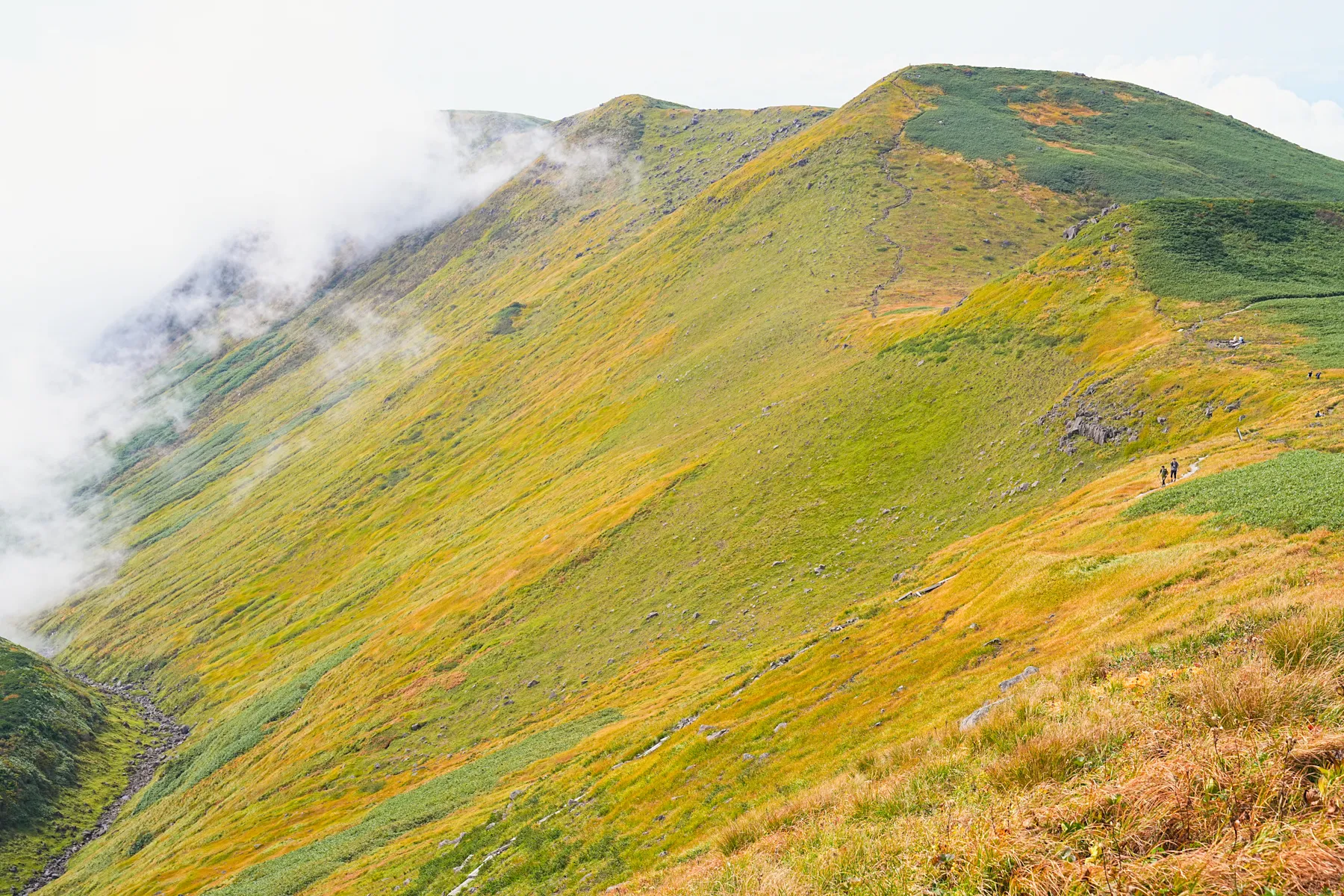 紅葉の鳥海山登山