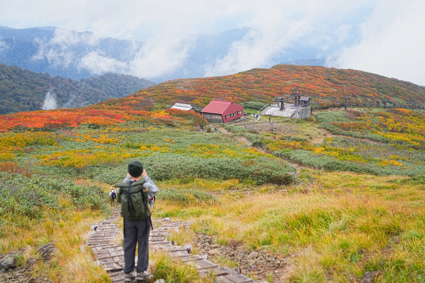 紅葉の月山へ 日帰り紅葉登山