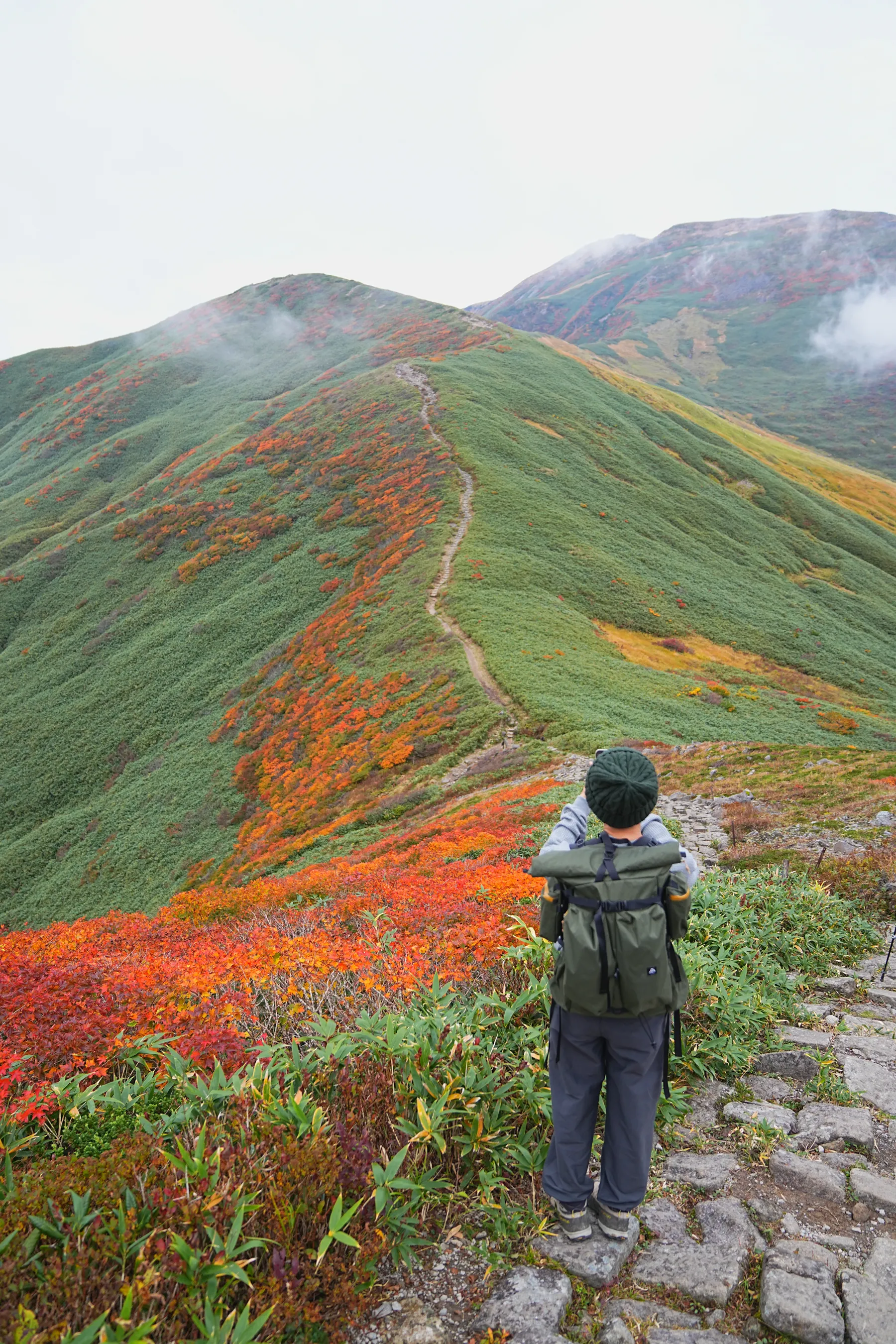 紅葉の月山へ 日帰り紅葉登山