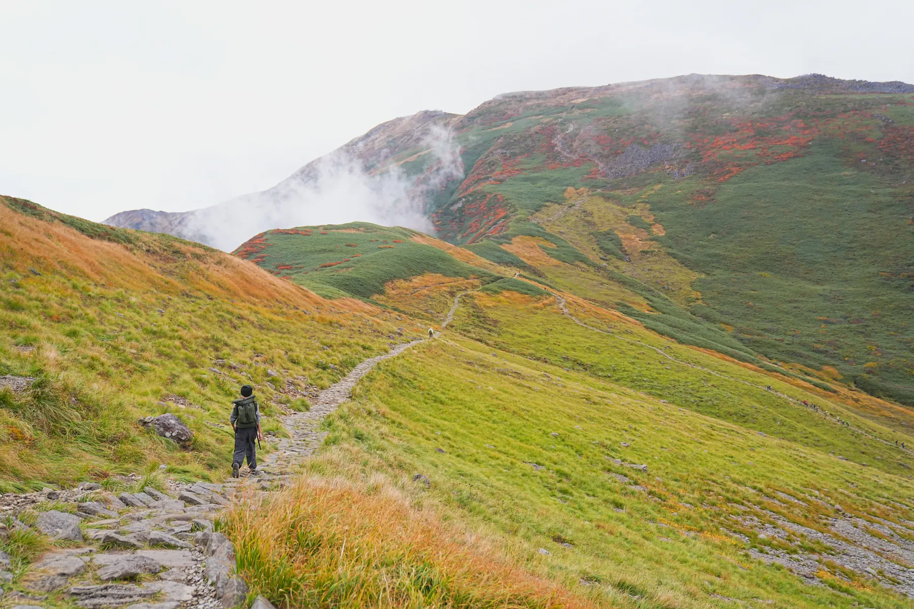 紅葉の月山へ 日帰り紅葉登山