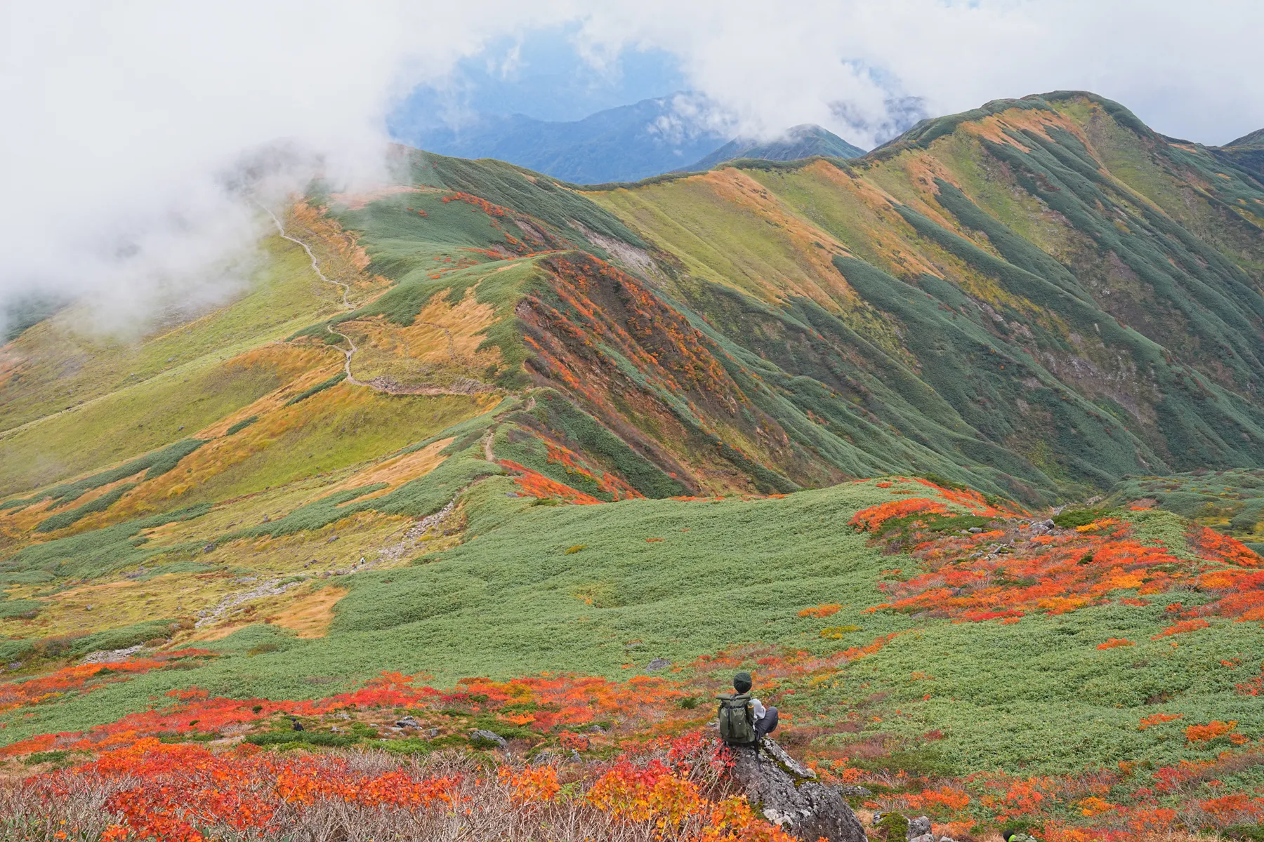 紅葉の月山へ 日帰り紅葉登山