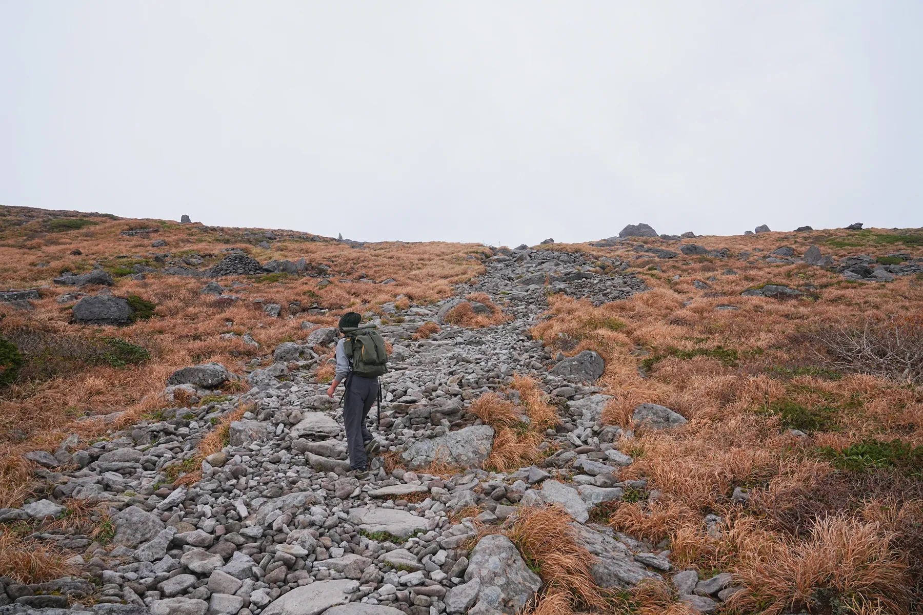 紅葉の月山へ 日帰り紅葉登山