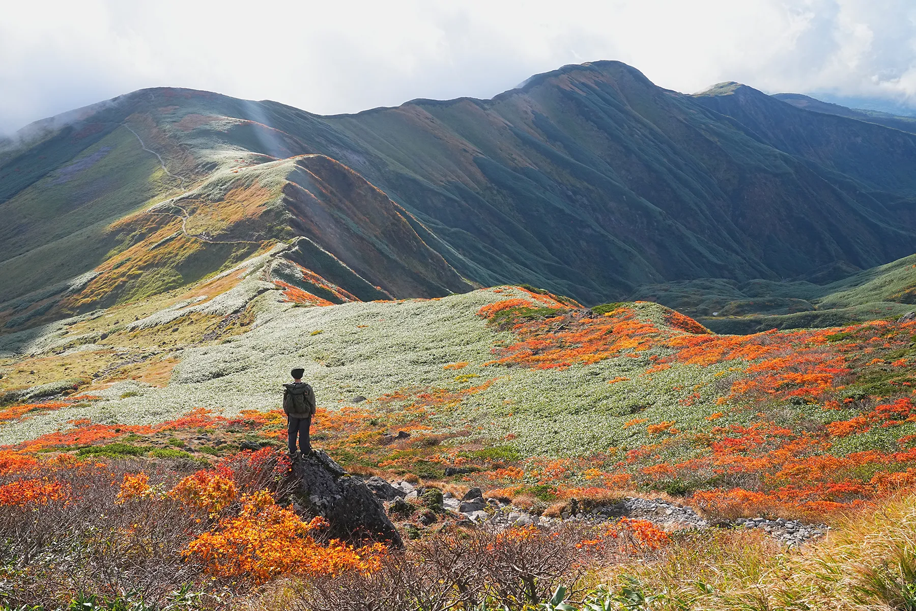 紅葉の月山へ 日帰り紅葉登山