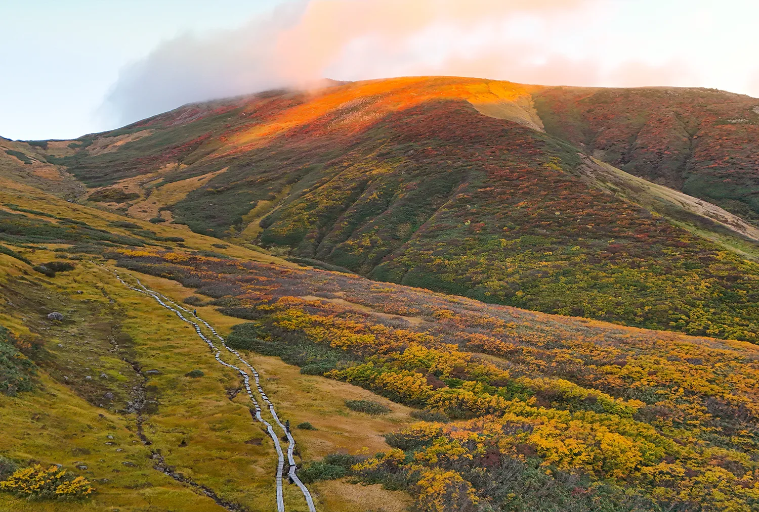 紅葉の月山へ 日帰り紅葉登山