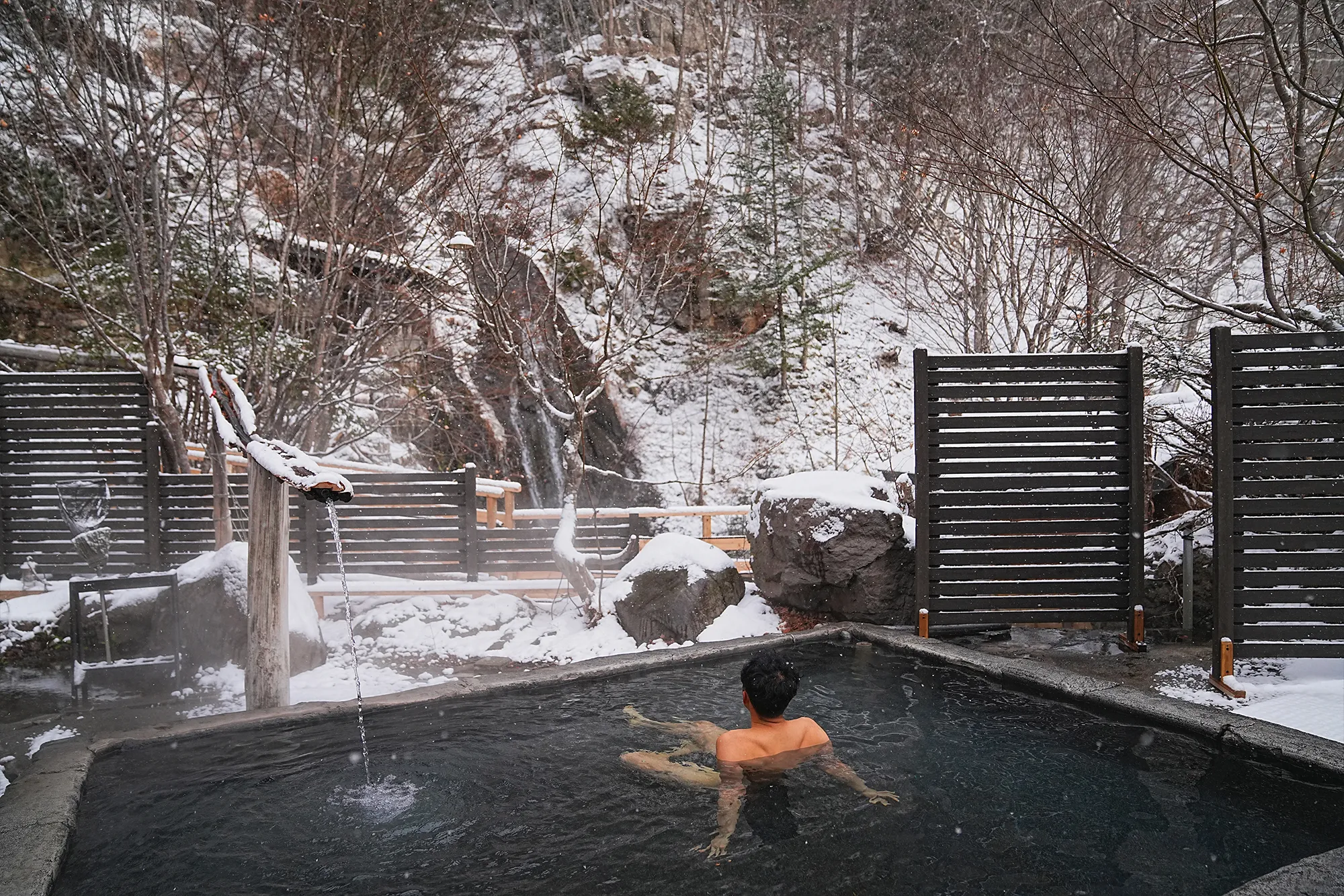 奥鬼怒の秘湯「八丁湯」へ。 冬の秘湯ハイキング。