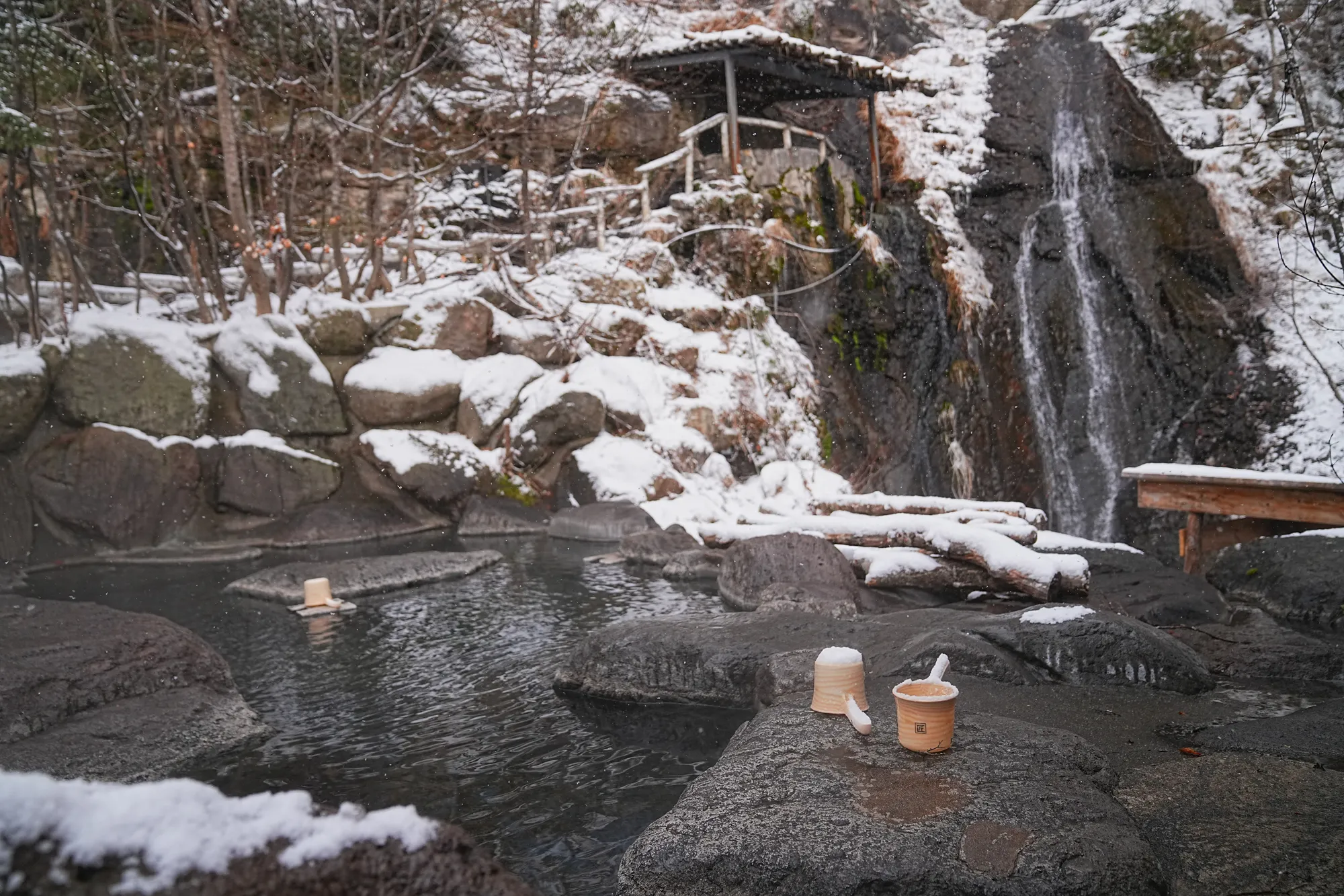 奥鬼怒の秘湯「八丁湯」へ。 冬の秘湯ハイキング。