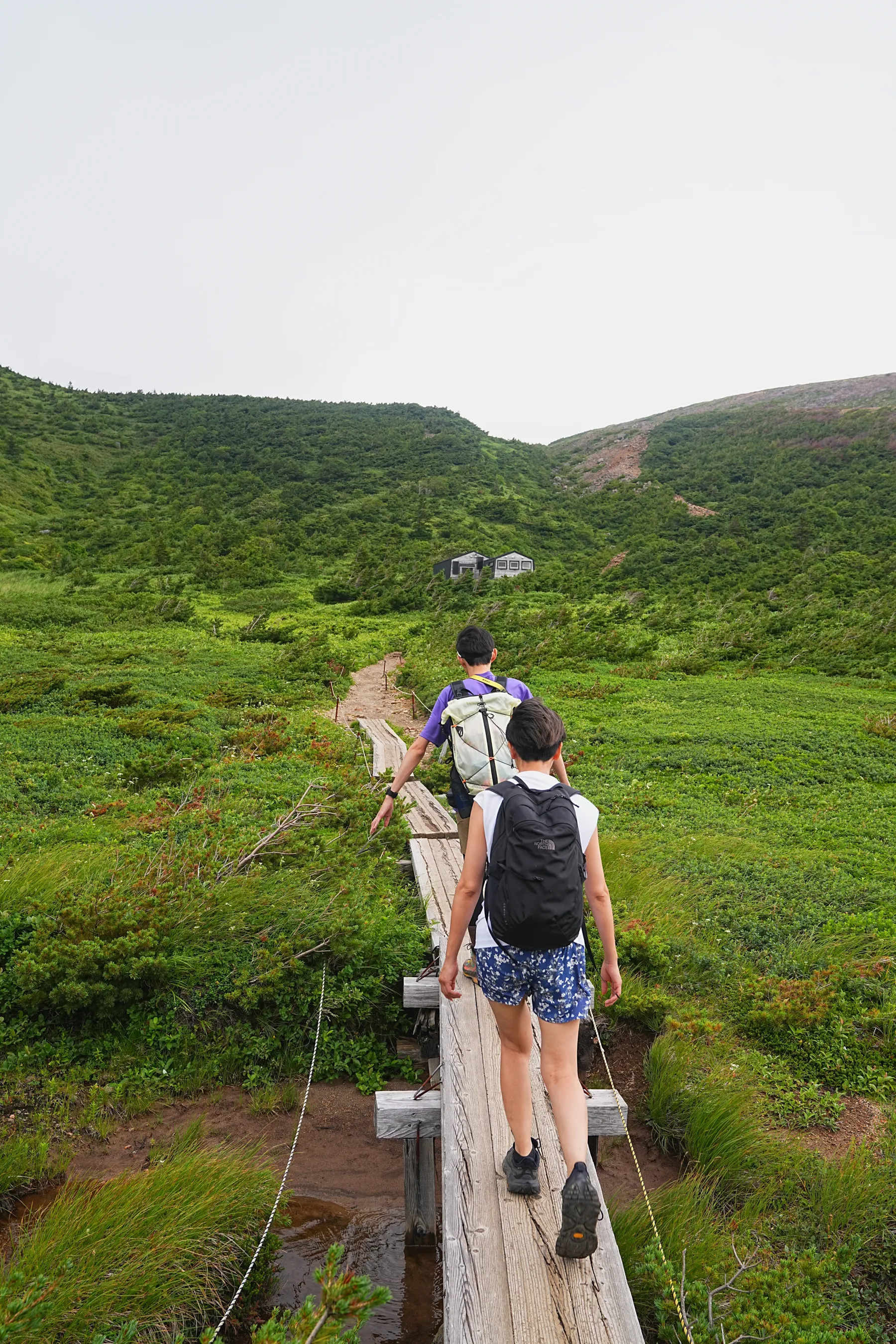 一切経山と東吾妻山ぐるっと登山