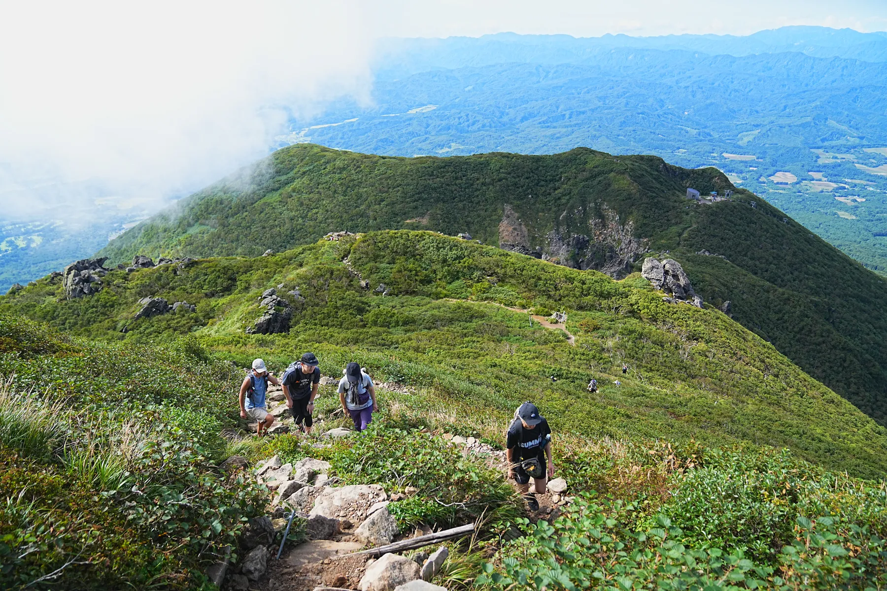 嶽温泉に泊まって夏の終わりの岩木山をのんびり日帰り登山。
