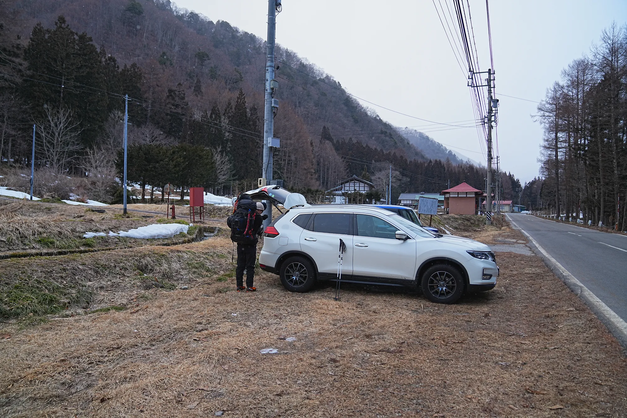 爺ヶ岳の冬季バリエーション「東尾根」で雪上テント泊！