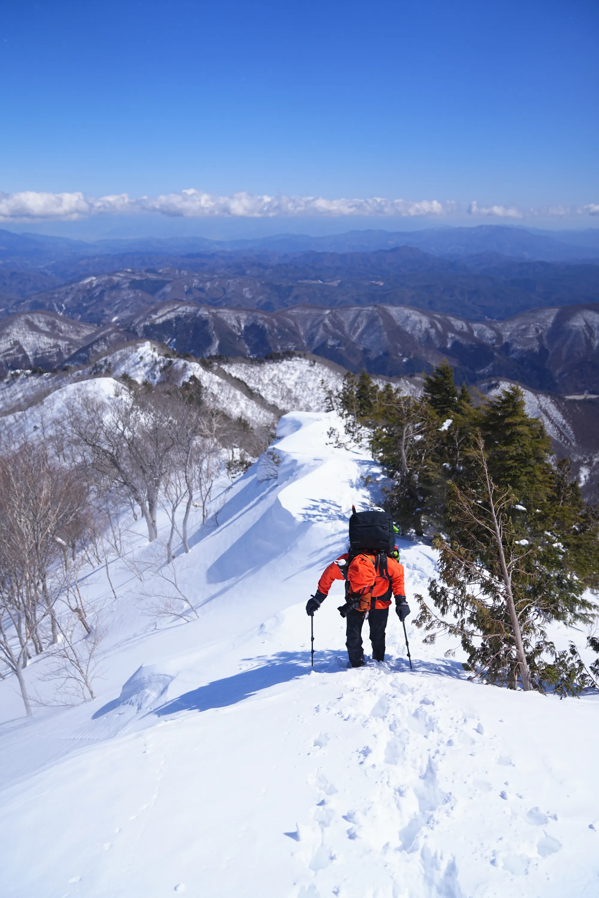 爺ヶ岳の冬季バリエーション「東尾根」で雪上テント泊！