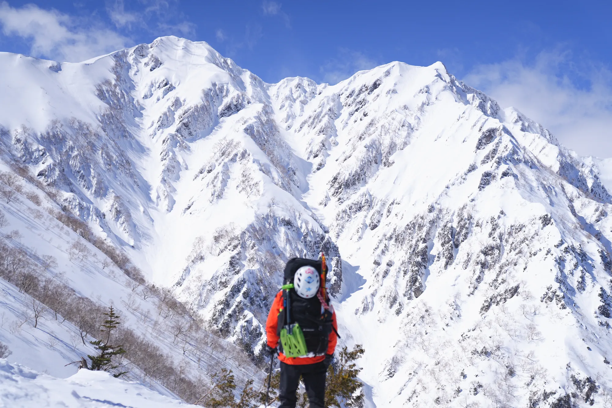 爺ヶ岳の冬季バリエーション「東尾根」で雪上テント泊！