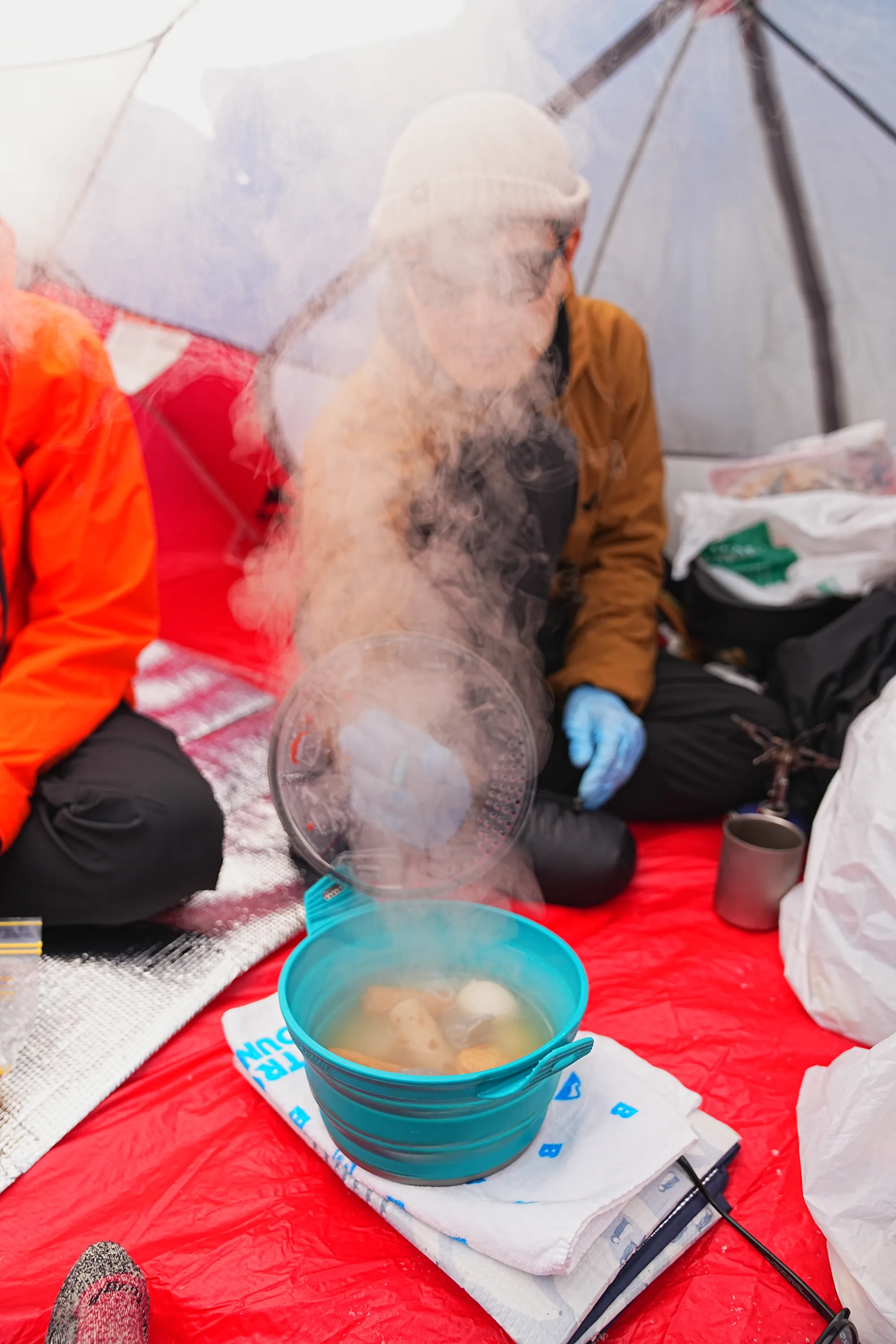 爺ヶ岳の冬季バリエーション「東尾根」で雪上テント泊！
