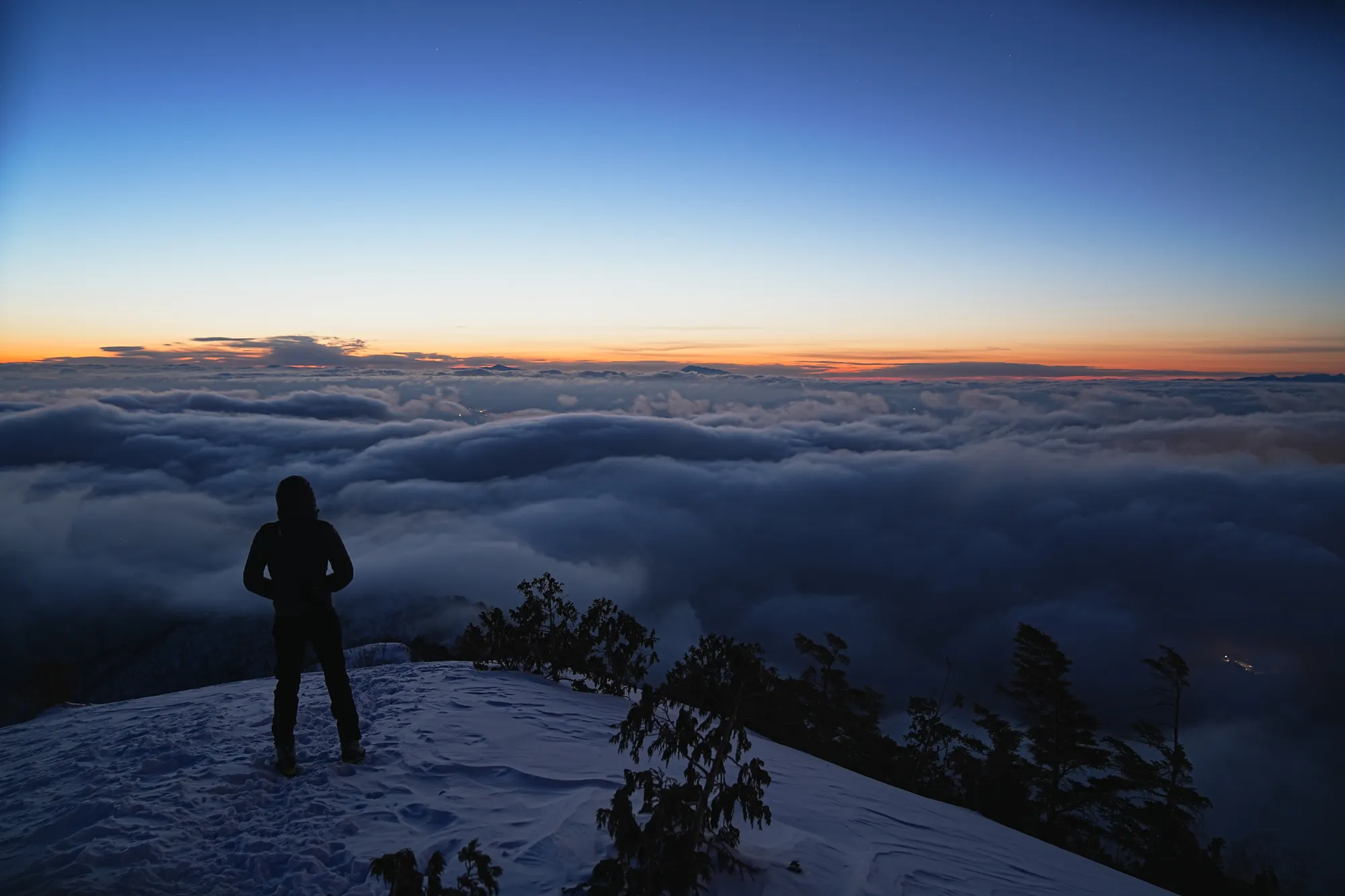 爺ヶ岳の冬季バリエーション「東尾根」で雪上テント泊！