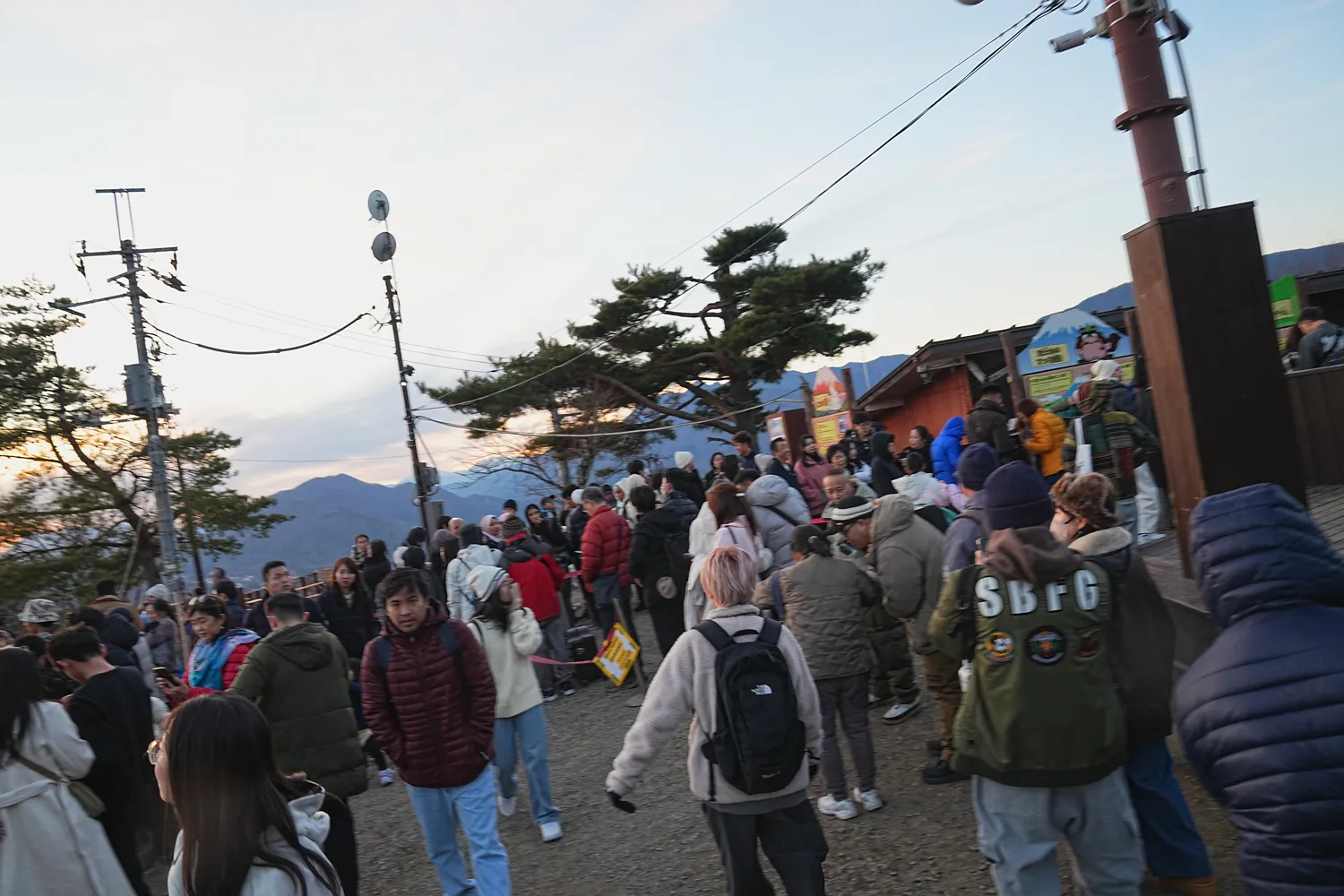 河口湖の湖畔のカチカチ山でサクッとサンセット富士！