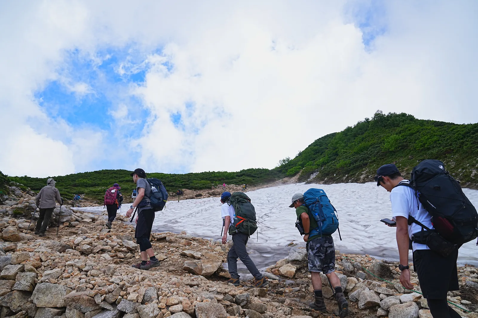 憧れの北アルプスの唐松岳を山小屋泊で行く。天空の池「八方池」と絶景の白馬三山。