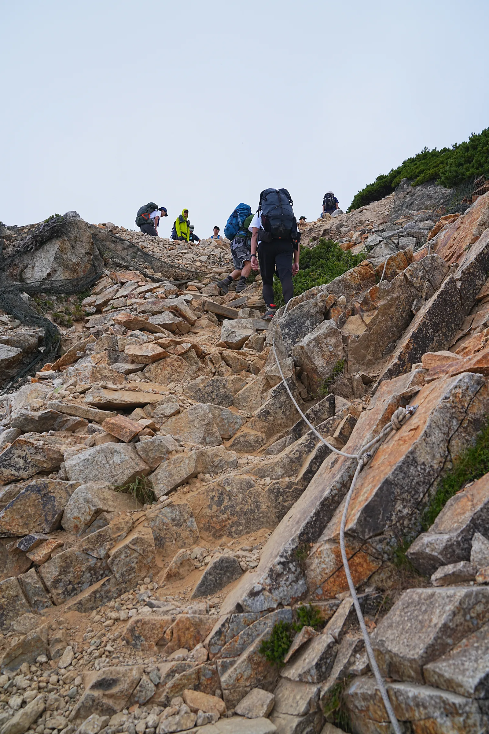 憧れの北アルプスの唐松岳を山小屋泊で行く。天空の池「八方池」と絶景の白馬三山。