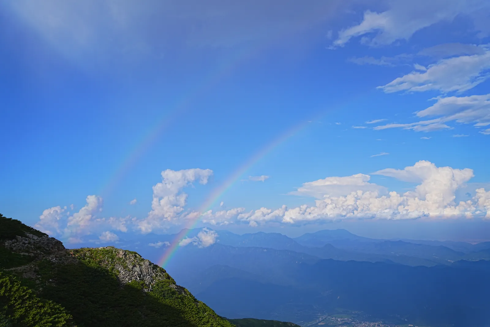 憧れの北アルプスの唐松岳を山小屋泊で行く。天空の池「八方池」と絶景の白馬三山。