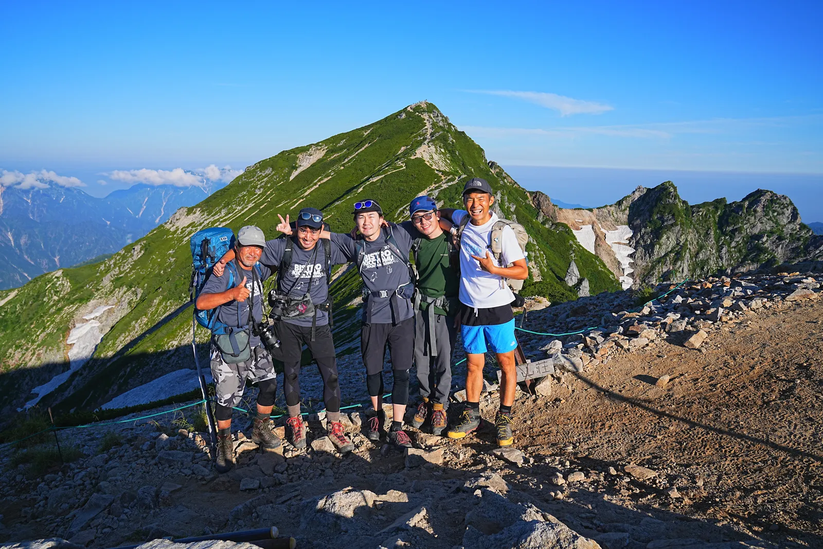憧れの北アルプスの唐松岳を山小屋泊で行く。天空の池「八方池」と絶景の白馬三山。