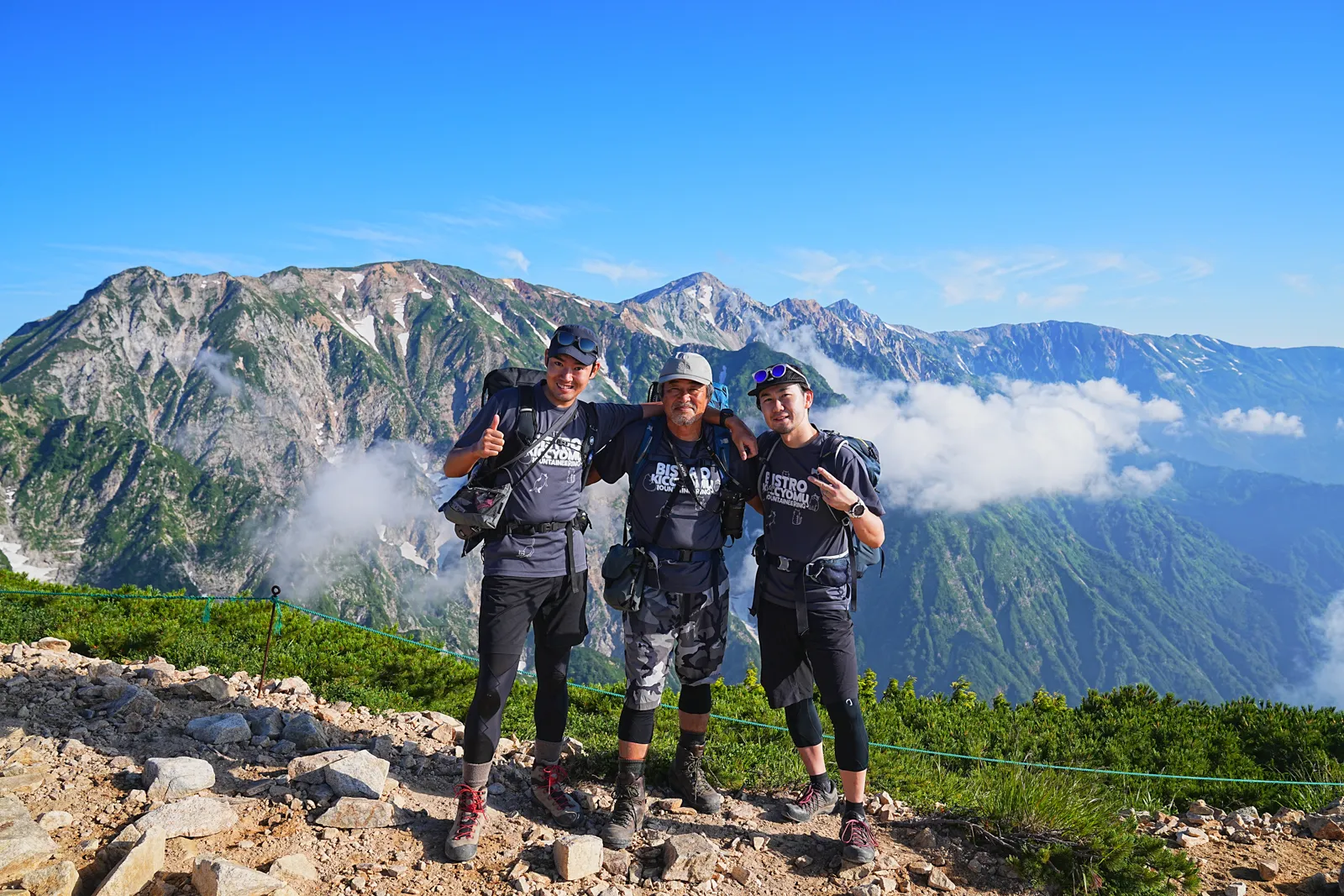 憧れの北アルプスの唐松岳を山小屋泊で行く。天空の池「八方池」と絶景の白馬三山。