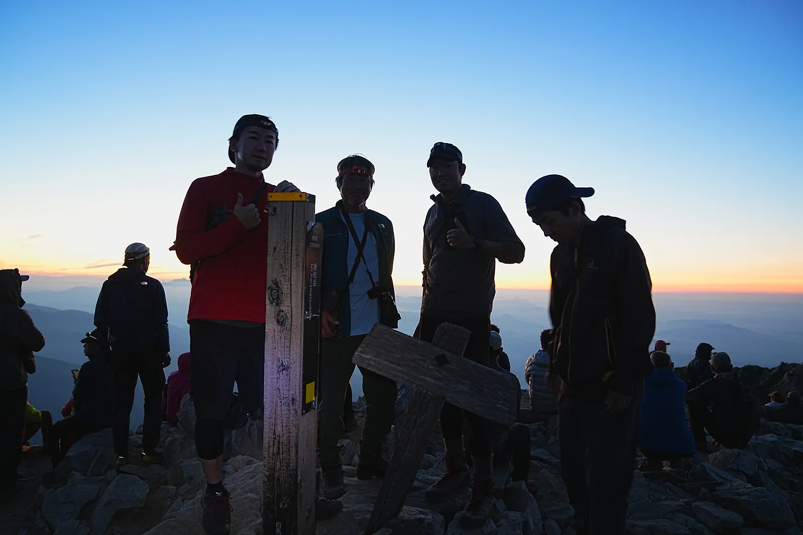 憧れの北アルプスの唐松岳を山小屋泊で行く。天空の池「八方池」と絶景の白馬三山。