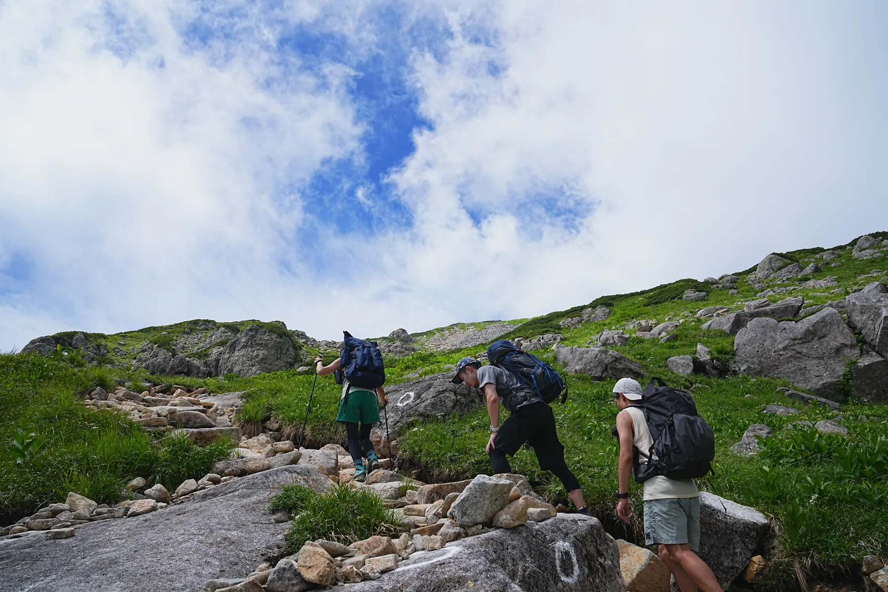 北アルプス「笠ヶ岳」、笠新道を登り笠ヶ岳山荘へ