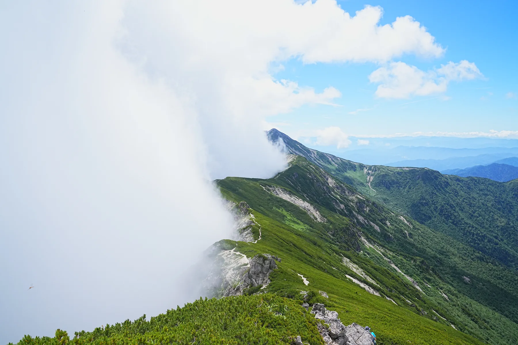 北アルプス「笠ヶ岳」、笠新道を登り笠ヶ岳山荘へ