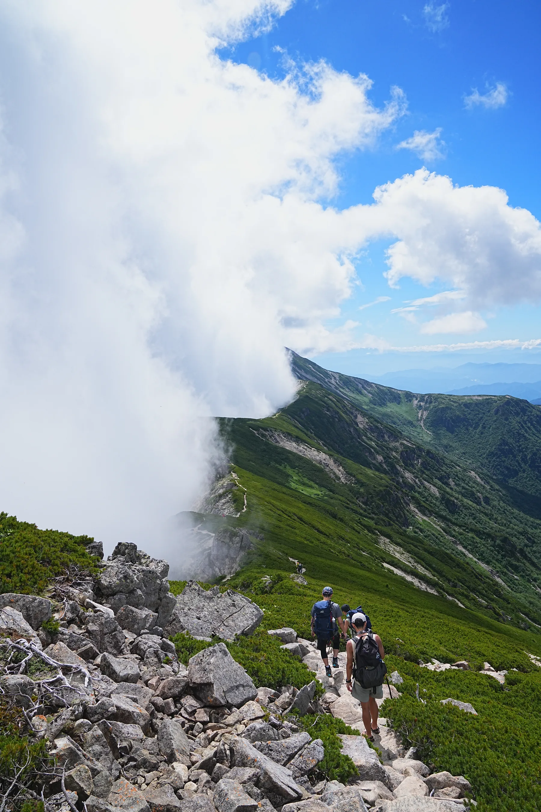 北アルプス「笠ヶ岳」、笠新道を登り笠ヶ岳山荘へ