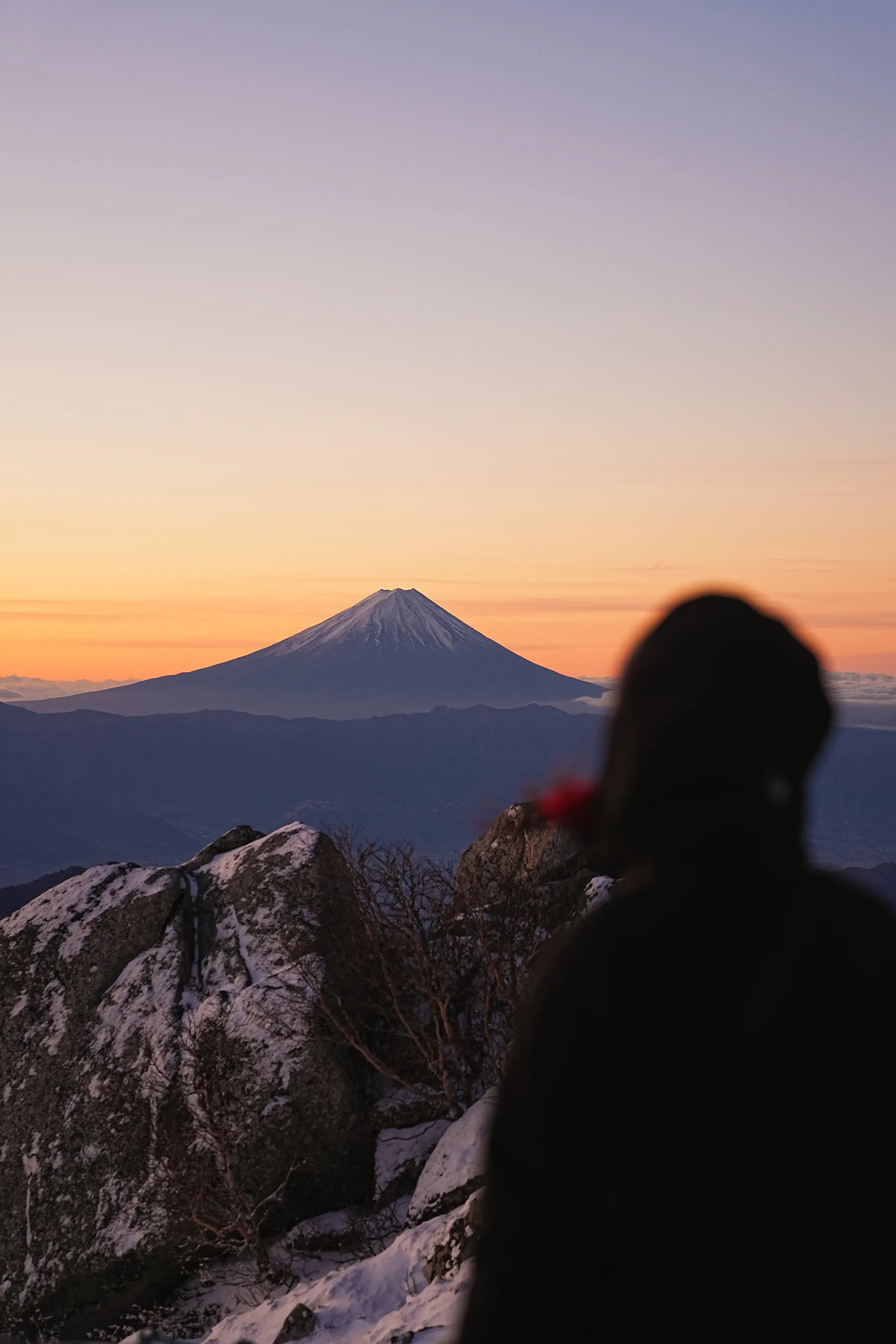 冬の金峰山。金峰山小屋に泊まって山頂で朝日。