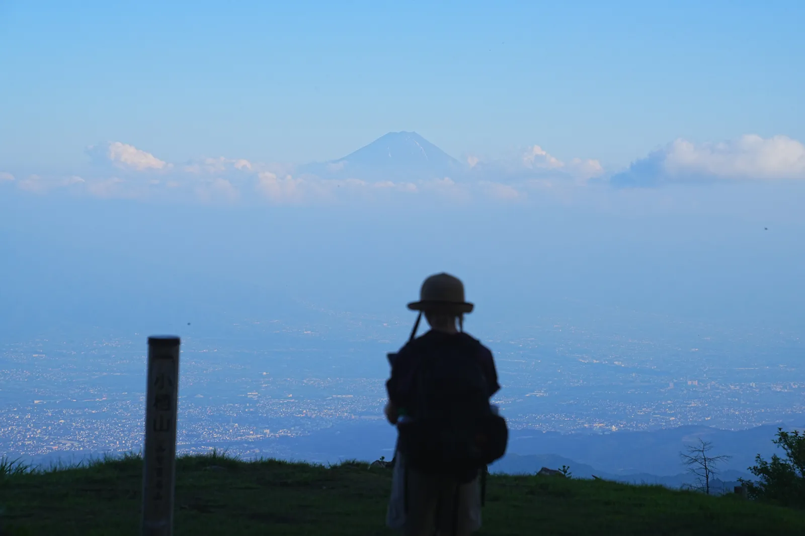 片道1時間で富士山の絶景！山梨「小楢山」日帰り登山