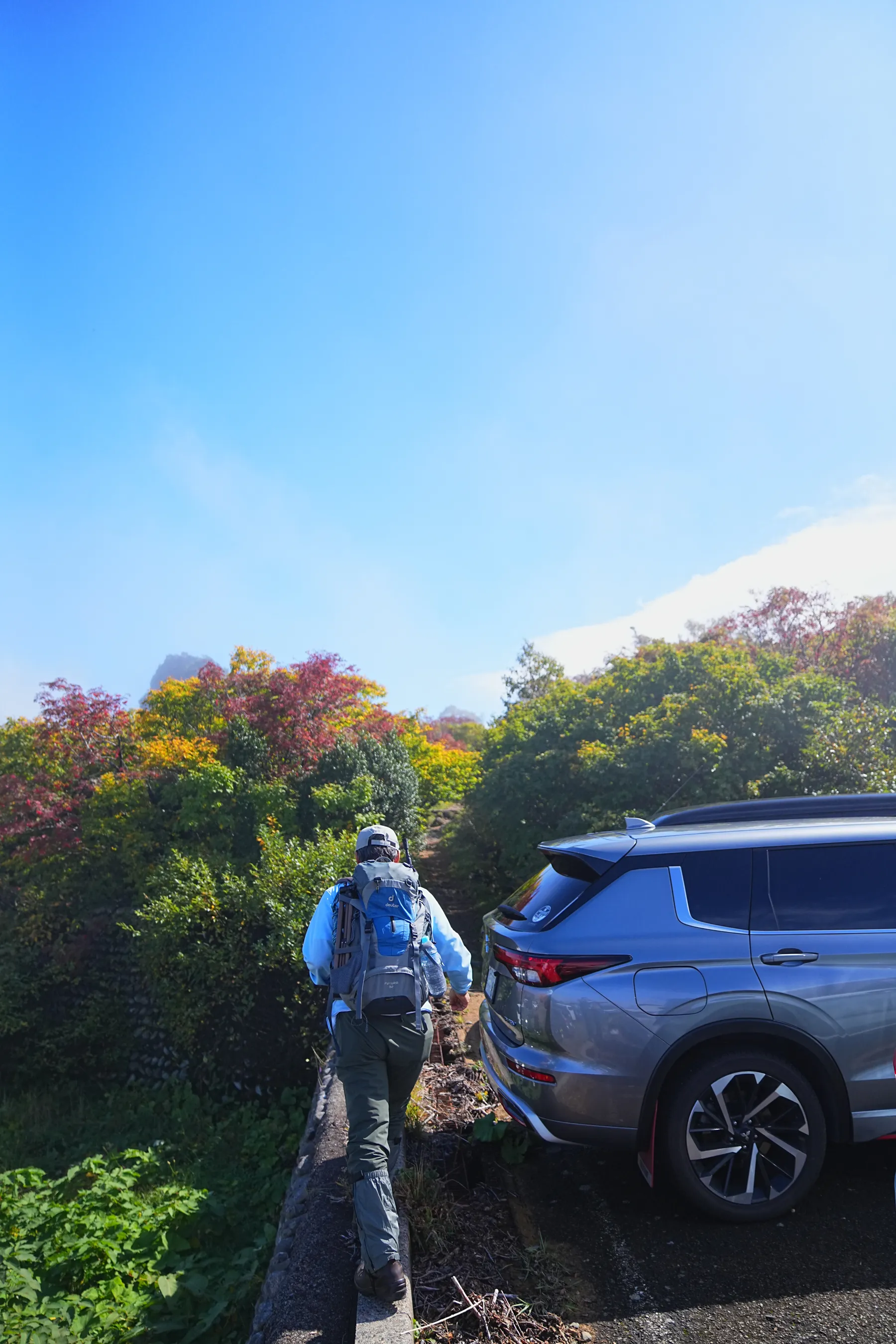 紅葉に染まる 東北・栗駒山 紅葉ハイキング