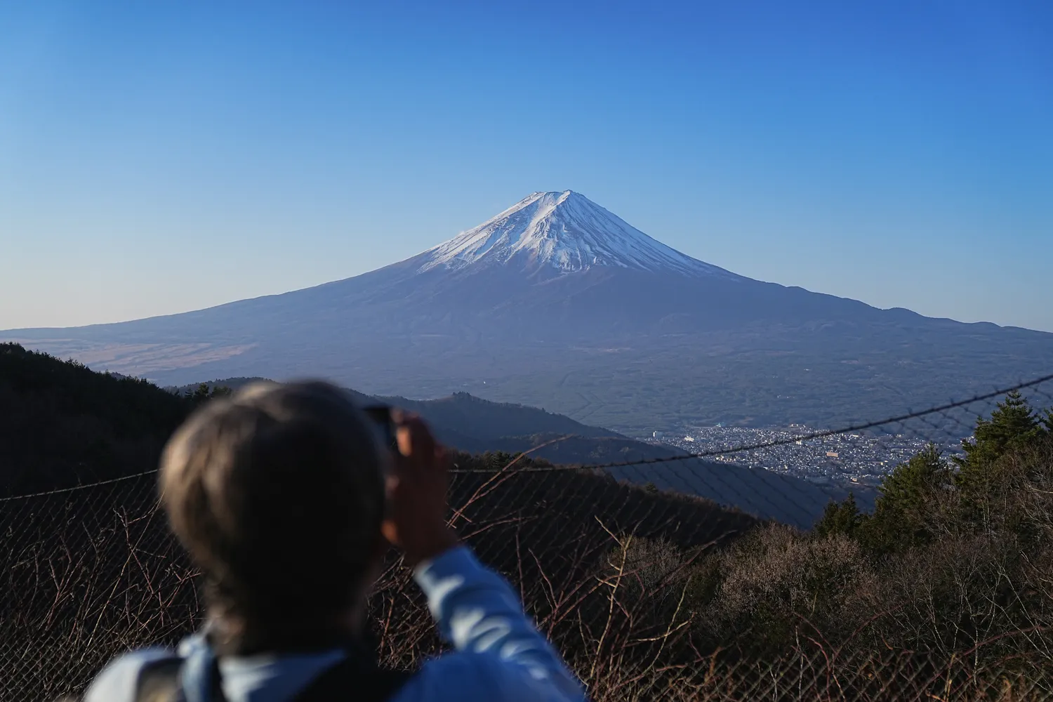 巨大な富士山を見に、山梨県 三ツ峠山へ