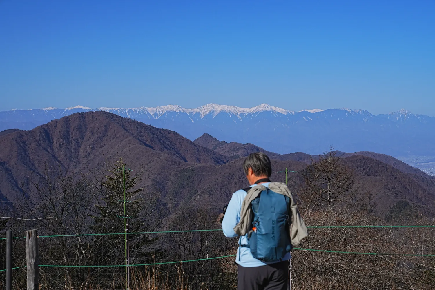 巨大な富士山を見に、山梨県 三ツ峠山へ