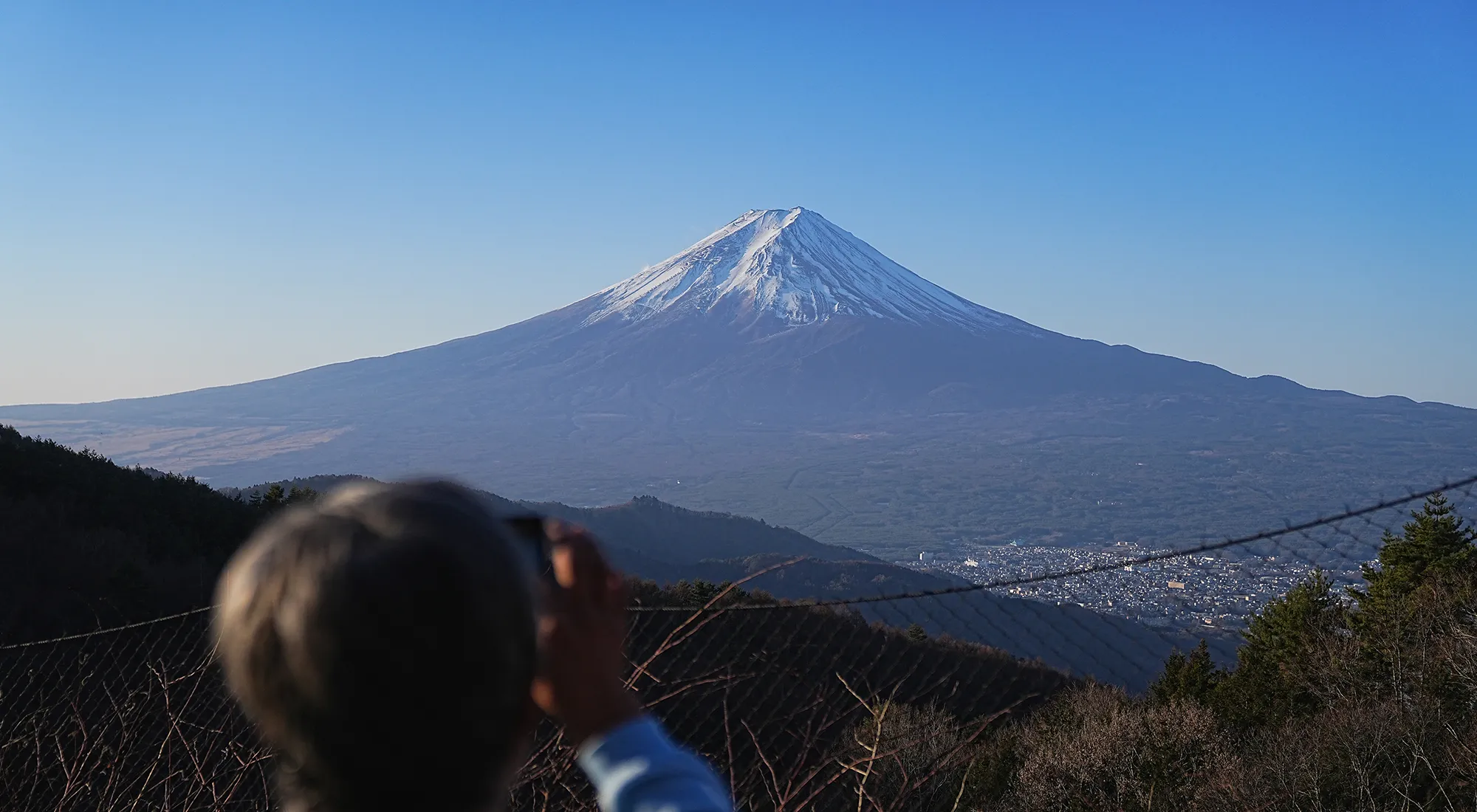 巨大な富士山を見に、山梨県 三ツ峠山へ