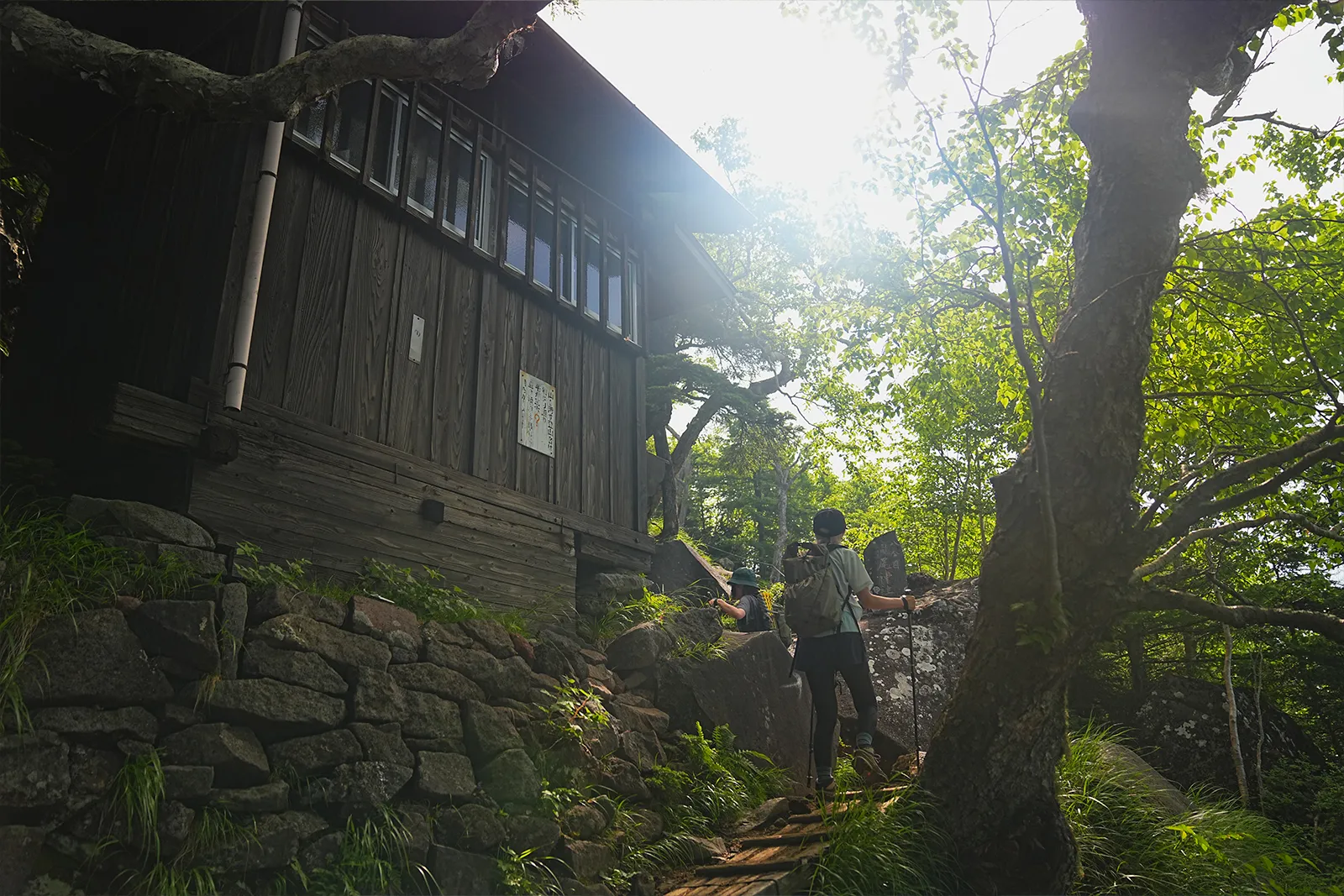 夏休みに登ろう！日光の百名山・男体山！
