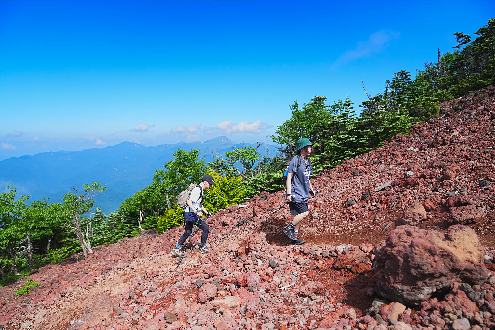 夏休みに登ろう！日光の百名山・男体山！