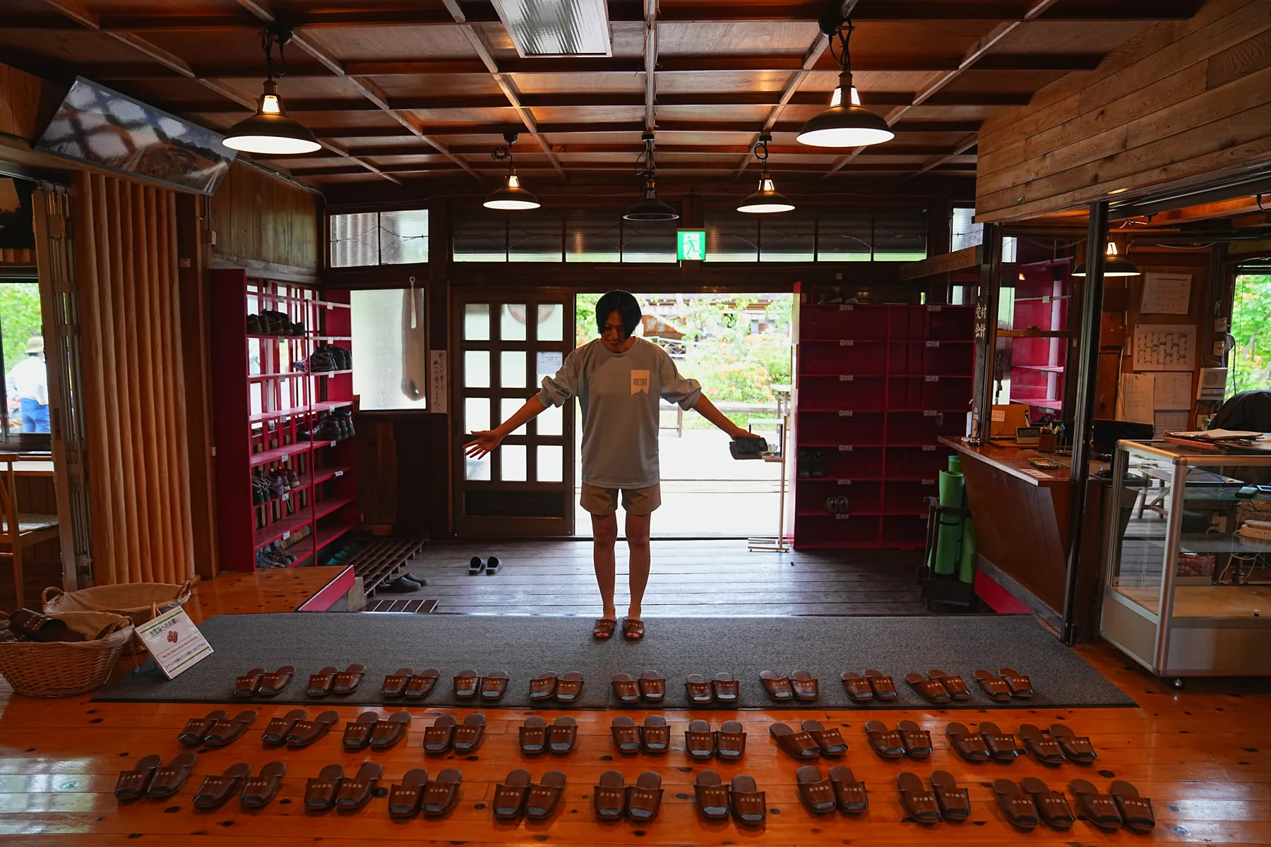 尾瀬・尾瀬小屋泊でお花ハイキング