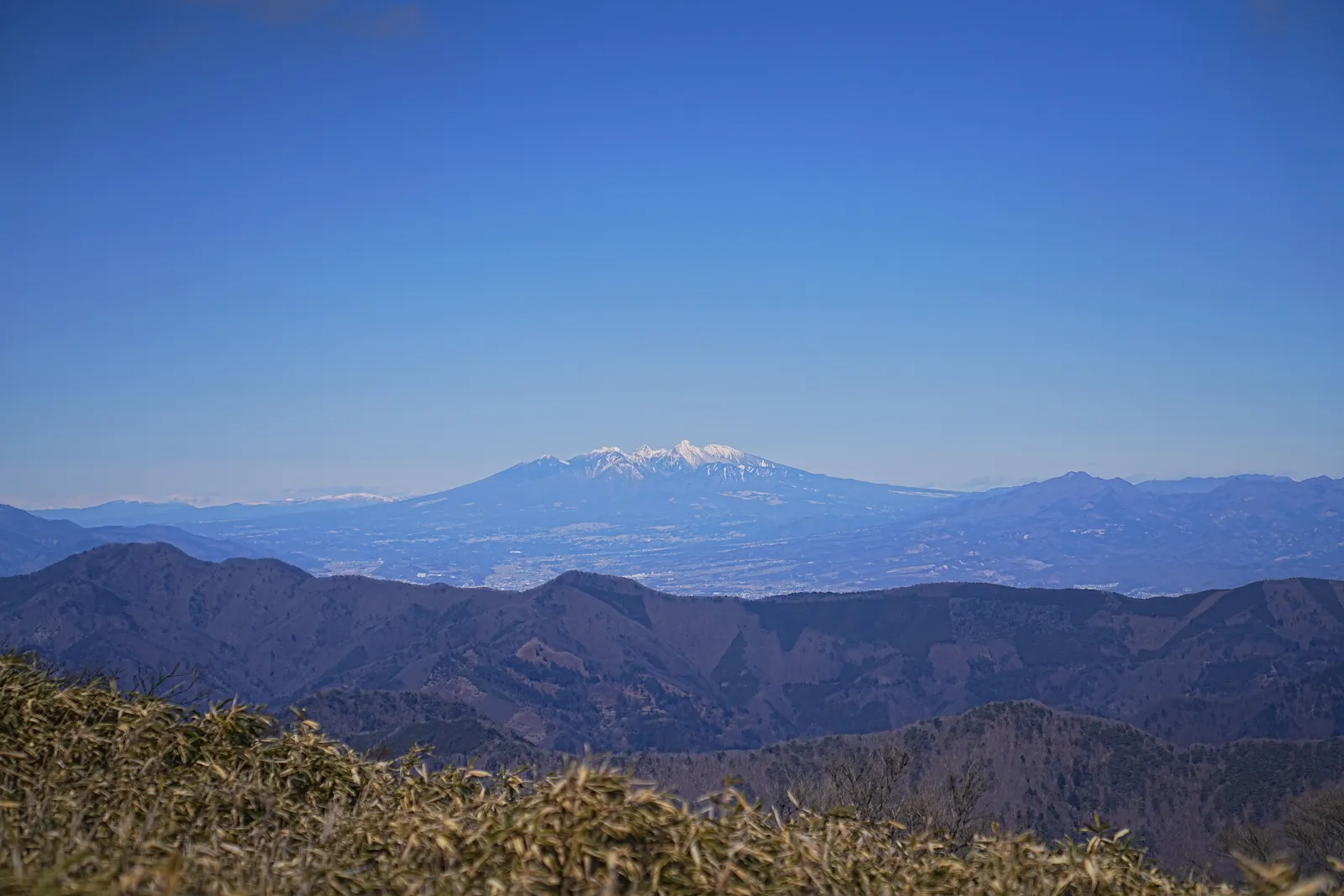 巨大な富士山を見に、山梨・竜ヶ岳へ
